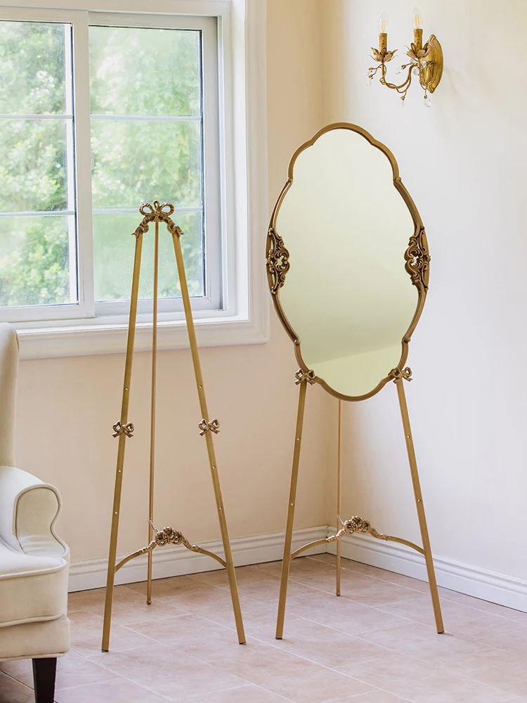 Retro living room light luxury large floor bracket easel book shelf oil painting display shelf photo frame poster
Retro living room light luxury large floor bracket easel book shelf oil painting display shelf photo frame poster