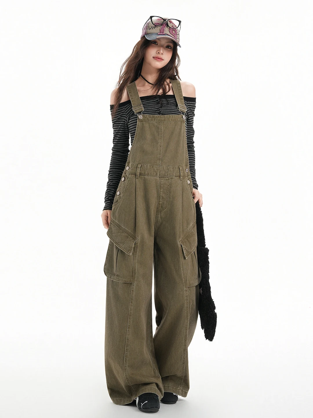 Джинсовые комбинезоны цвета хаки, женские комбинезоны с широкими штанинами, свободный дизайн, длинные брюки для похудения, женские джинсы в американском стиле в стиле ретро
Джинсовые комбинезоны цвета хаки, женские комбинезоны с широкими штанинами, свободный дизайн, длинные брюки для похудения, женские джинсы в американском стиле в стиле ретро