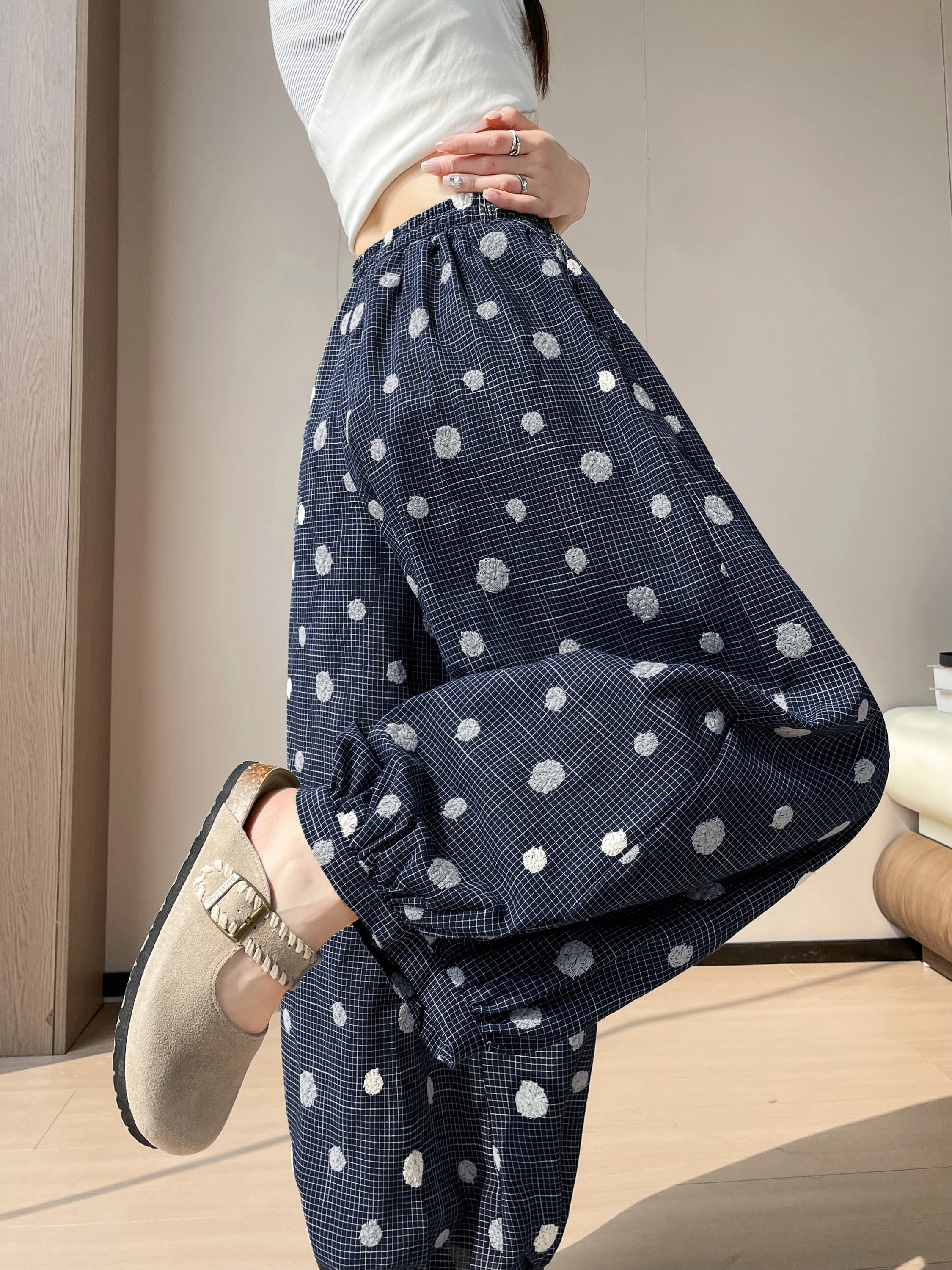 Lightweight Summer Polka Dot Embroidered Plaid Lantern Pants Women's Loose Nine Points Cuffed Harem Pants Korean Style Casual...
Lightweight Summer Polka Dot Embroidered Plaid Lantern Pants Women's Loose Nine Points Cuffed Harem Pants Korean Style Casual...