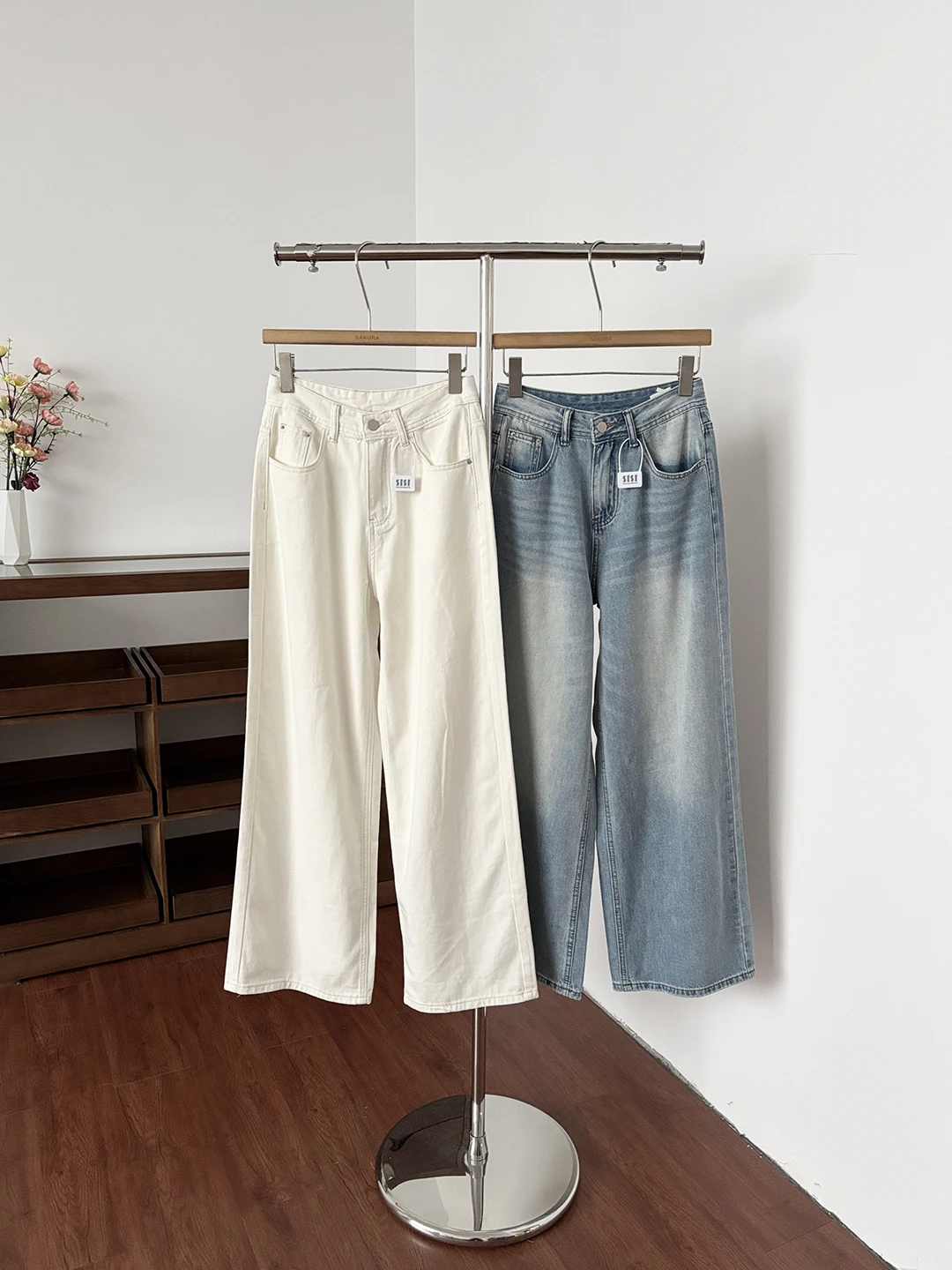 High Waist Wide Leg Jeans Women's Versatile Simple Style Spring Summer New Arrival Chic Casual Slimming Loose Fit Denim Pants
High Waist Wide Leg Jeans Women's Versatile Simple Style Spring Summer New Arrival Chic Casual Slimming Loose Fit Denim Pants
