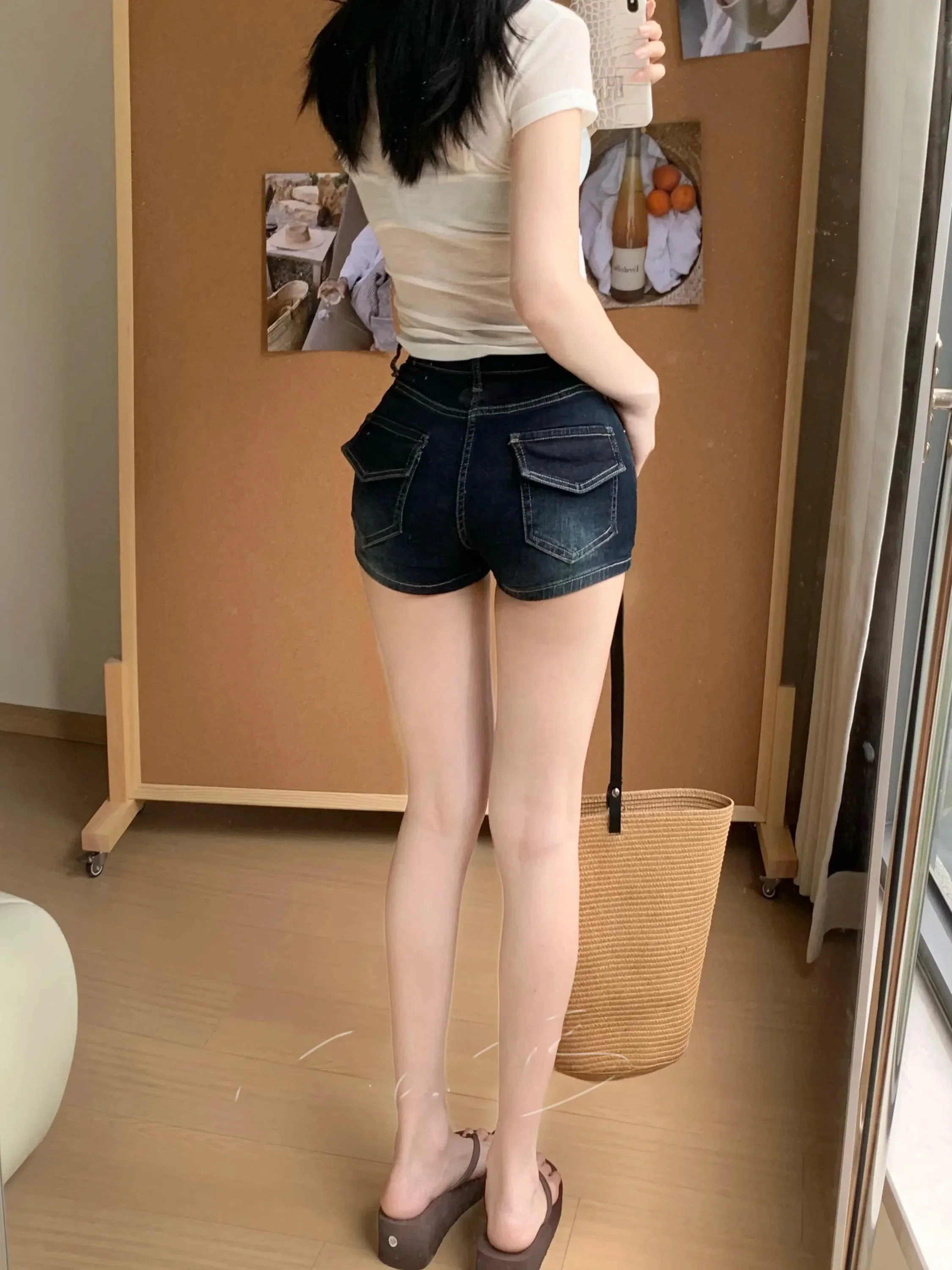 Slimming Shorts Sexy Butt Lifting Tight Jeans High Waist Summer Fashion Ladies' High Elasticity Pocket Detail Fabric Shorts
Slimming Shorts Sexy Butt Lifting Tight Jeans High Waist Summer Fashion Ladies' High Elasticity Pocket Detail Fabric Shorts