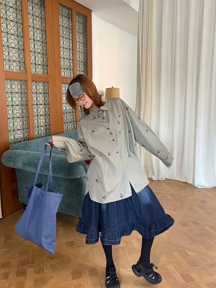 Spring 2026 Women's Loose Fit Embroidered Casual irt Long Sve Turn-down Collar Versatile Cotton Top College Sle
Spring 2026 Women's Loose Fit Embroidered Casual irt Long Sve Turn-down Collar Versatile Cotton Top College Sle