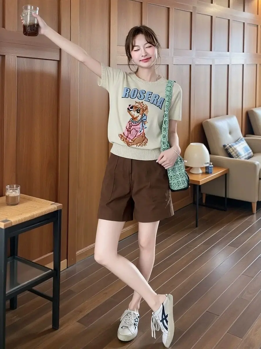 Dopamine Girl Set Summer 2026 New Loose Short Sleeve T-Shirt High Waist Brown Shorts Anti-Aging Fashion Set for Women Casual ...
Dopamine Girl Set Summer 2026 New Loose Short Sleeve T-Shirt High Waist Brown Shorts Anti-Aging Fashion Set for Women Casual ...