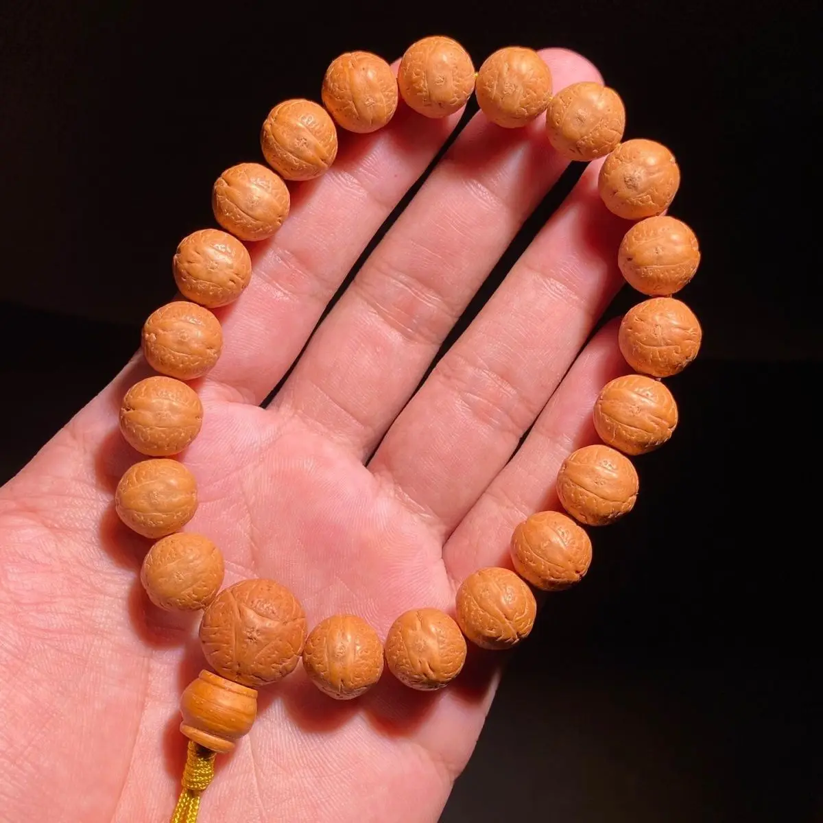 Fine Jewelry Selection Natural Nepal 12mm Phoenix Eye Bodhi Bracelet Yellow Skin High Oil Luxury Hand String for Men and Women
Fine Jewelry Selection Natural Nepal 12mm Phoenix Eye Bodhi Bracelet Yellow Skin High Oil Luxury Hand String for Men and Women