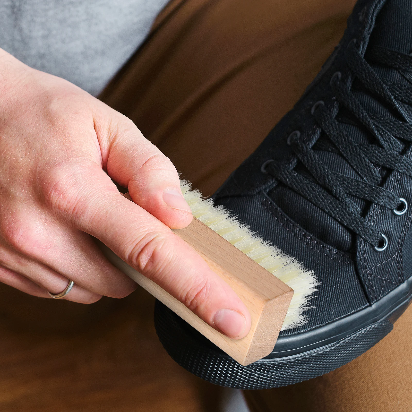 4 Pcs Handle Plastic Wire Cleaning Brush for Shoes Sneakers Cleaning Home Kitchen Mud Dirt Removal Comb Design
4 Pcs Handle Plastic Wire Cleaning Brush for Shoes Sneakers Cleaning Home Kitchen Mud Dirt Removal Comb Design