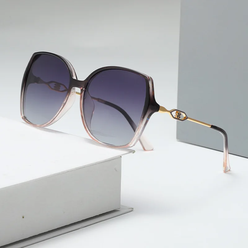 New versatile, fashionable, mature large frame sunglasses for driving, UV resistant, personalized women's sunglasses for driving
New versatile, fashionable, mature large frame sunglasses for driving, UV resistant, personalized women's sunglasses for driving