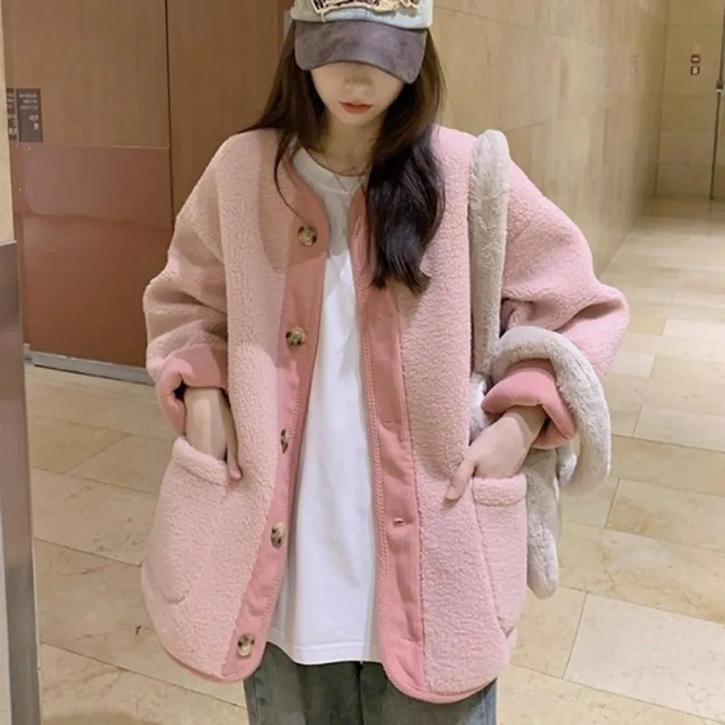 2023 New Women Autumn Winter Style Coat Imitation Lamb Wool Thickened Loose Fitting Jacket Medium Length Long Sleeved Overcoat
2023 New Women Autumn Winter Style Coat Imitation Lamb Wool Thickened Loose Fitting Jacket Medium Length Long Sleeved Overcoat
