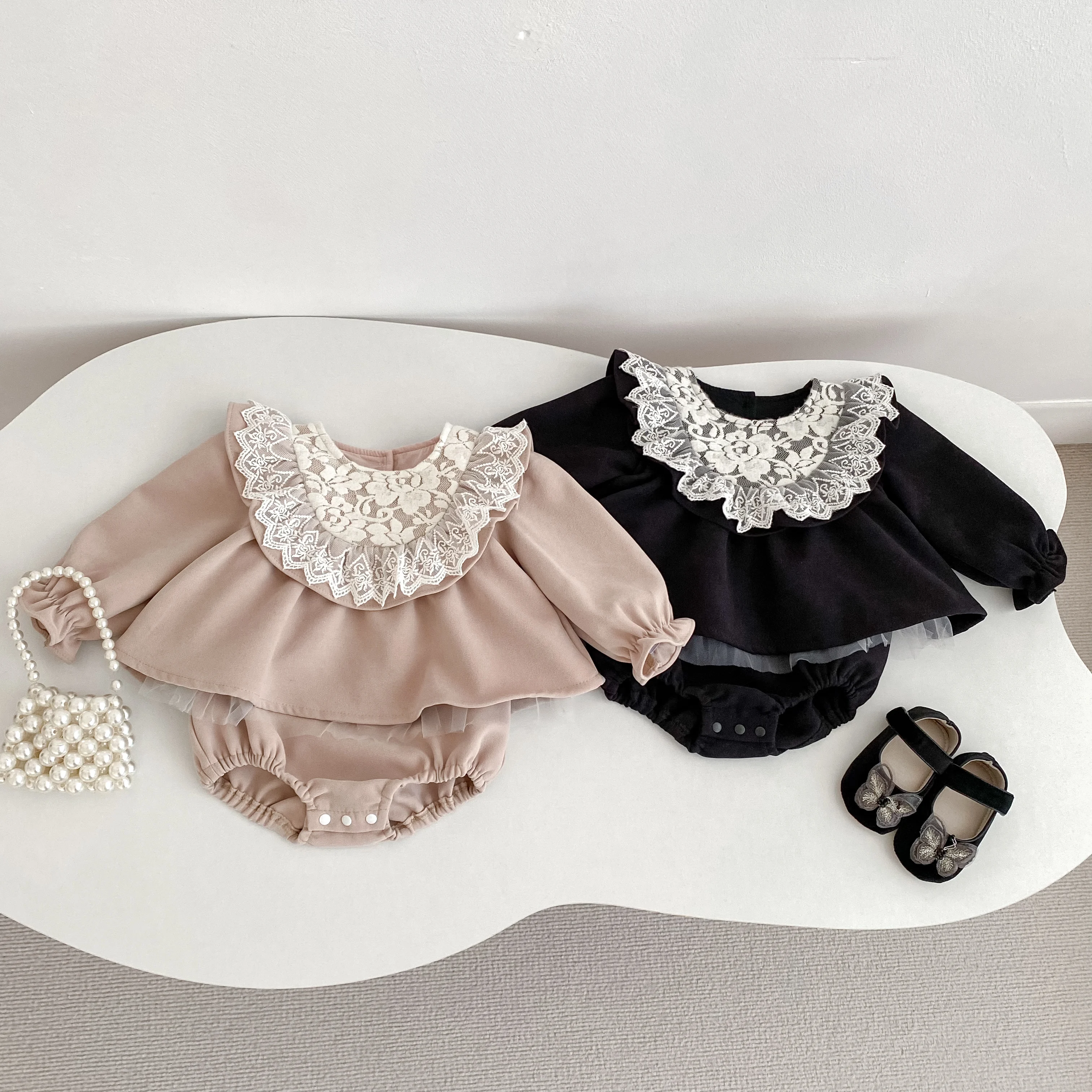 Новая осенняя одежда для малышей для девочек 0-3 лет: кружевной комбинезон с длинными рукавами и воротником в виде листьев лотоса, юбка Ha, милый и универсальный комбинезон.
Новая осенняя одежда для малышей для девочек 0-3 лет: кружевной комбинезон с длинными рукавами и воротником в виде листьев лотоса, юбка Ha, милый и универсальный комбинезон.