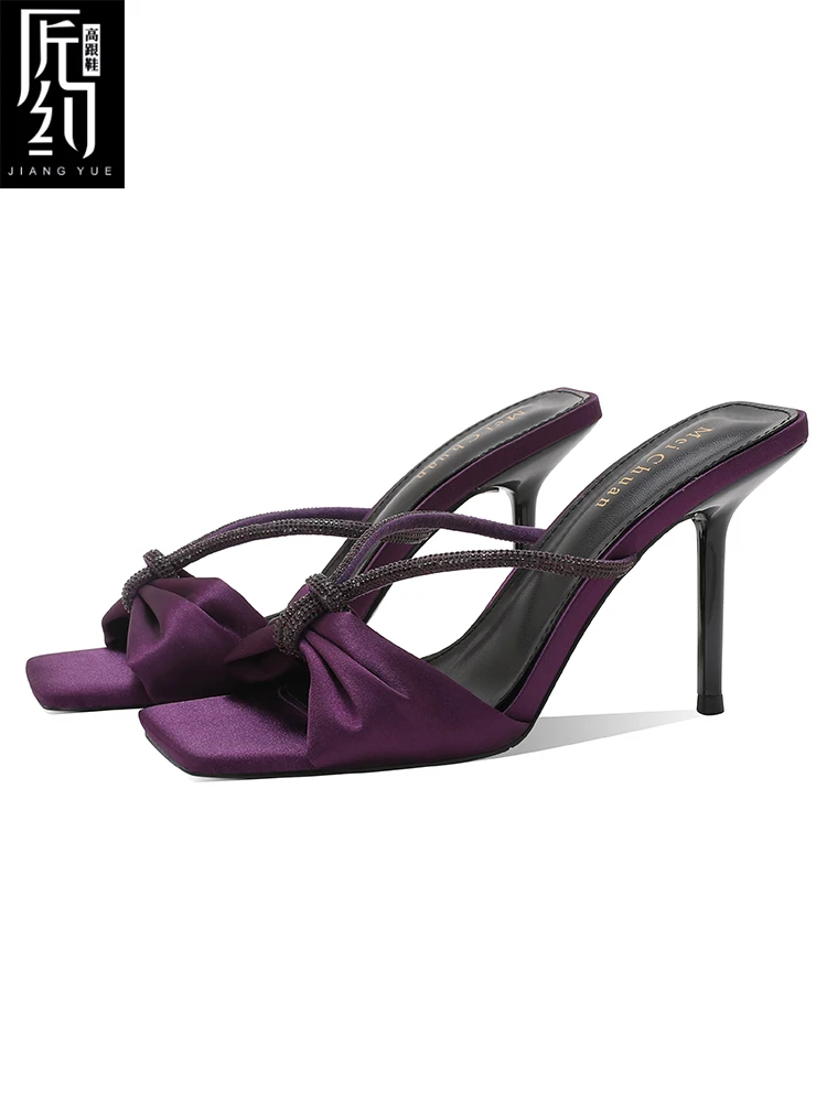 2025 Summer New Water Diamond Bow Purple High Heels Women's Fine Heels Paired with Skirts Beautiful Outerwear Cool Slippers
2025 Summer New Water Diamond Bow Purple High Heels Women's Fine Heels Paired with Skirts Beautiful Outerwear Cool Slippers
