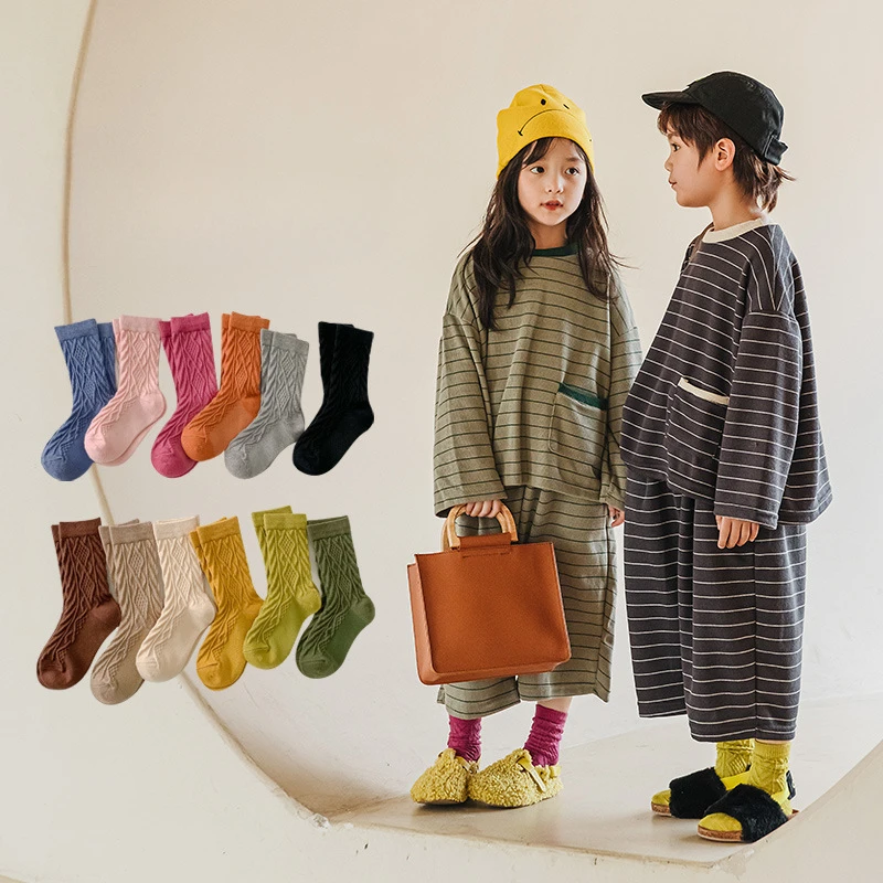 Children's Socks Autumn Winter New Vintage Medium Tube Socks Solid Cashmere Warm Socks
Children's Socks Autumn Winter New Vintage Medium Tube Socks Solid Cashmere Warm Socks