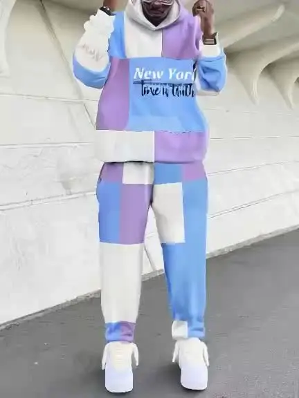 The Classic White and Purple Geometric Pattern Design of The Men's Autumn Sportswear Set Complete Men's Casual Sportswear Set
The Classic White and Purple Geometric Pattern Design of The Men's Autumn Sportswear Set Complete Men's Casual Sportswear Set