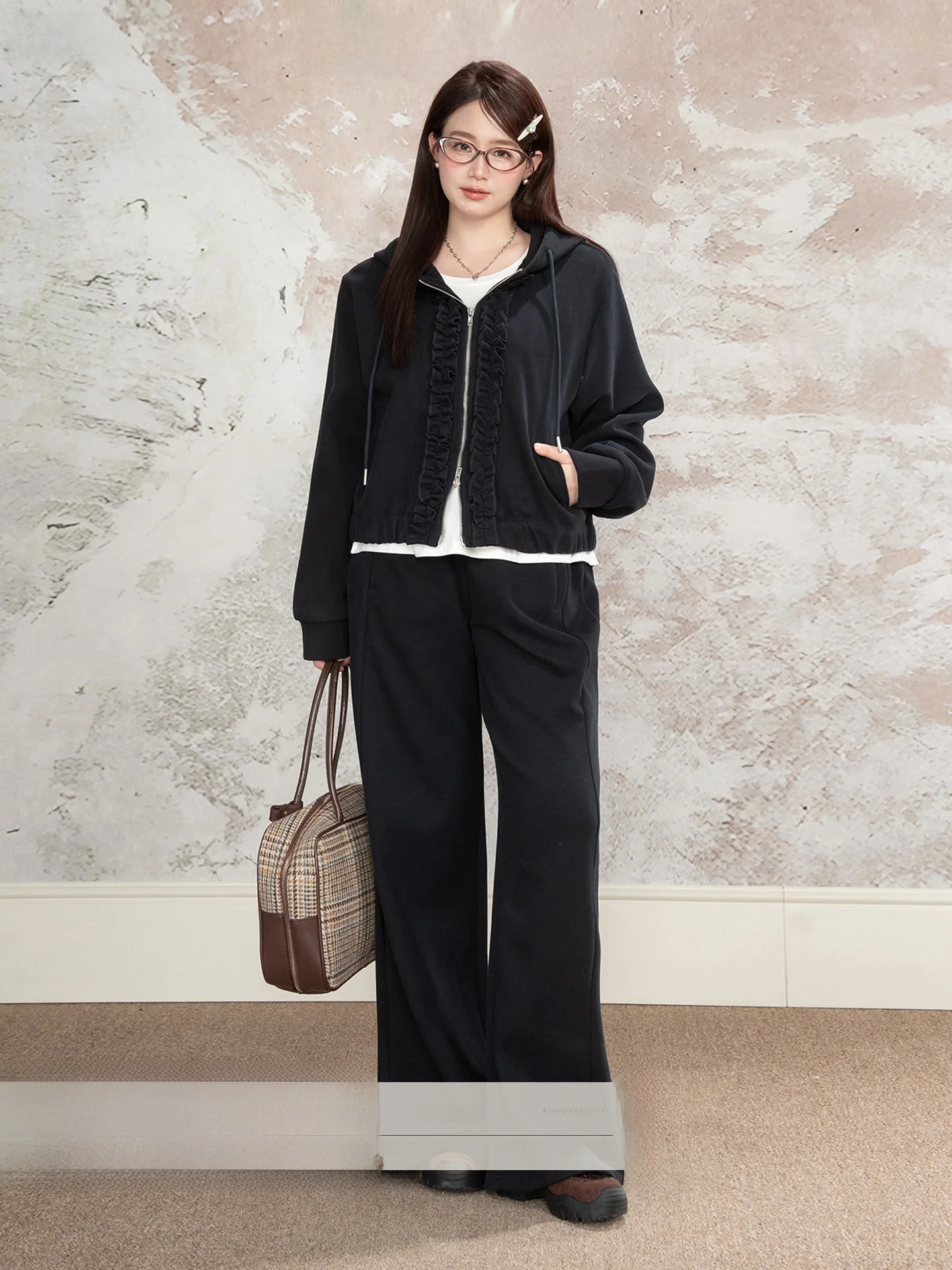 Новинка: Женский повседневный комплект из двух предметов больших размеров: толстовка на молнии с капюшоном и брюки. Осенний модный удобный костюм из смесового полиэстера.
Новинка: Женский повседневный комплект из двух предметов больших размеров: толстовка на молнии с капюшоном и брюки. Осенний модный удобный костюм из смесового полиэстера.