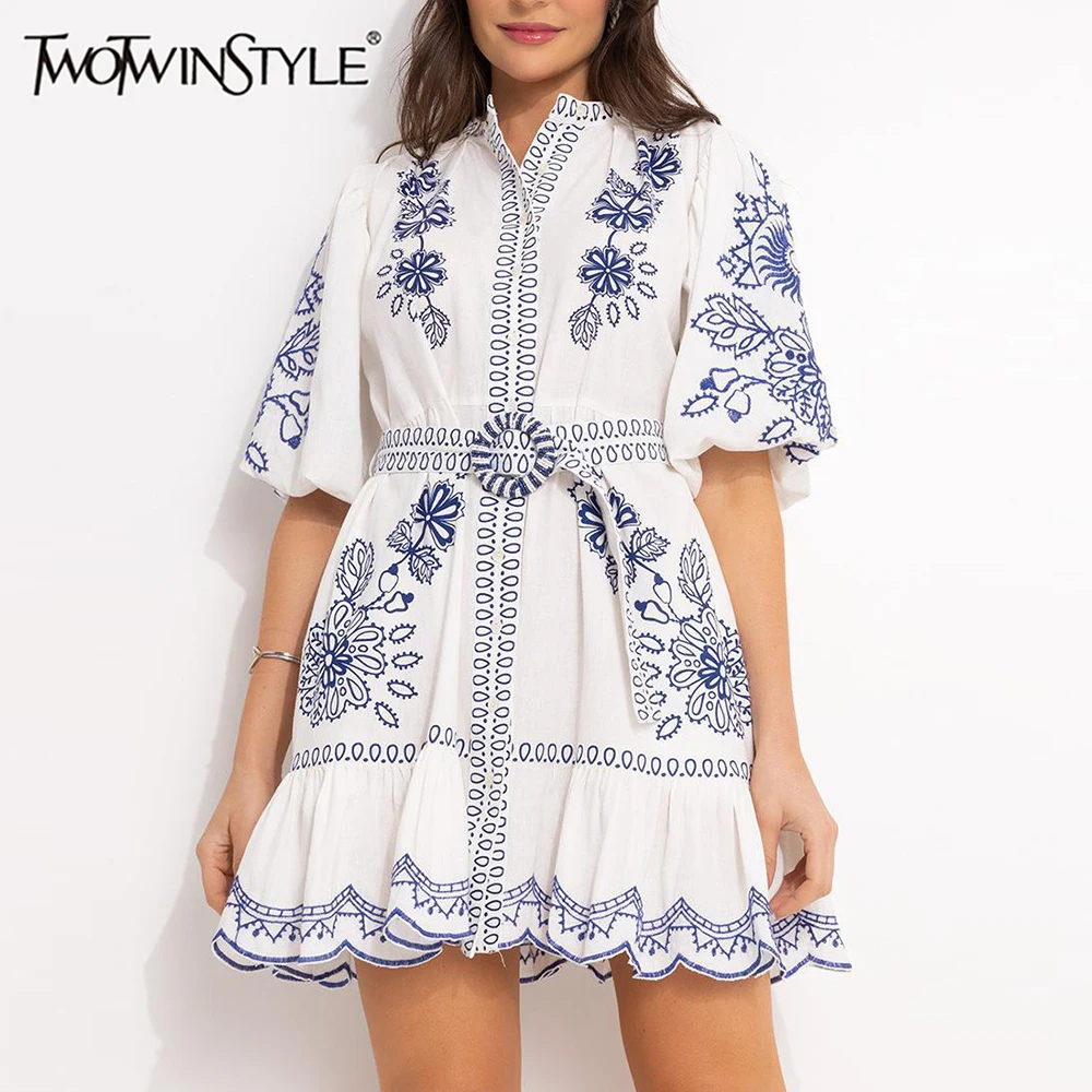 TWOTWINSTYLE, утягивающее мини-платье с цветными блоками и поясом для женщин, женское платье с круглым вырезом и короткими рукавами, лоскутное платье с вышивкой
TWOTWINSTYLE, утягивающее мини-платье с цветными блоками и поясом для женщин, женское платье с круглым вырезом и короткими рукавами, лоскутное платье с вышивкой