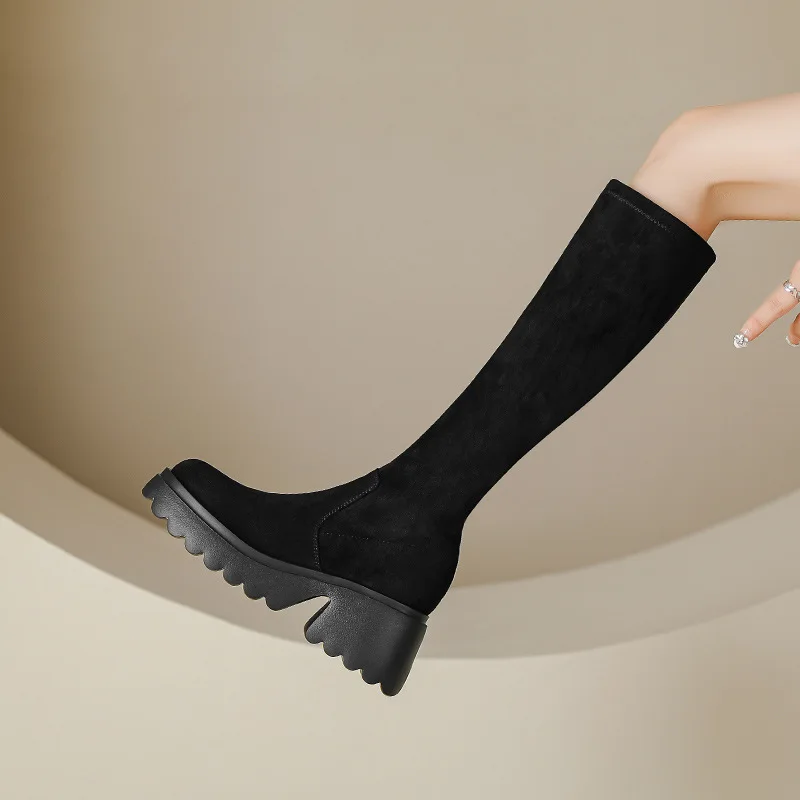 New Women's Suede Platform Knee High Boots 2026 Autumn Winter 7CM Chunky Heel Waterproof Elastic Slim Fit Tall Boots for Women
New Women's Suede Platform Knee High Boots 2026 Autumn Winter 7CM Chunky Heel Waterproof Elastic Slim Fit Tall Boots for Women