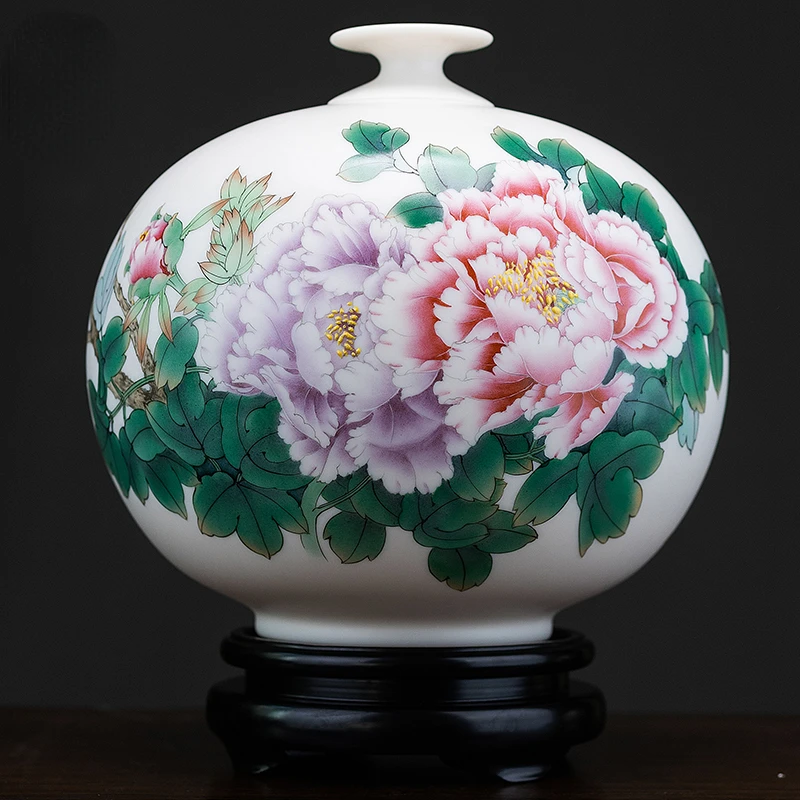 Rich and sweet suet jade ceramic hand-painted peony vase Chinese high-end home decoration ornaments gifts.
Rich and sweet suet jade ceramic hand-painted peony vase Chinese high-end home decoration ornaments gifts.