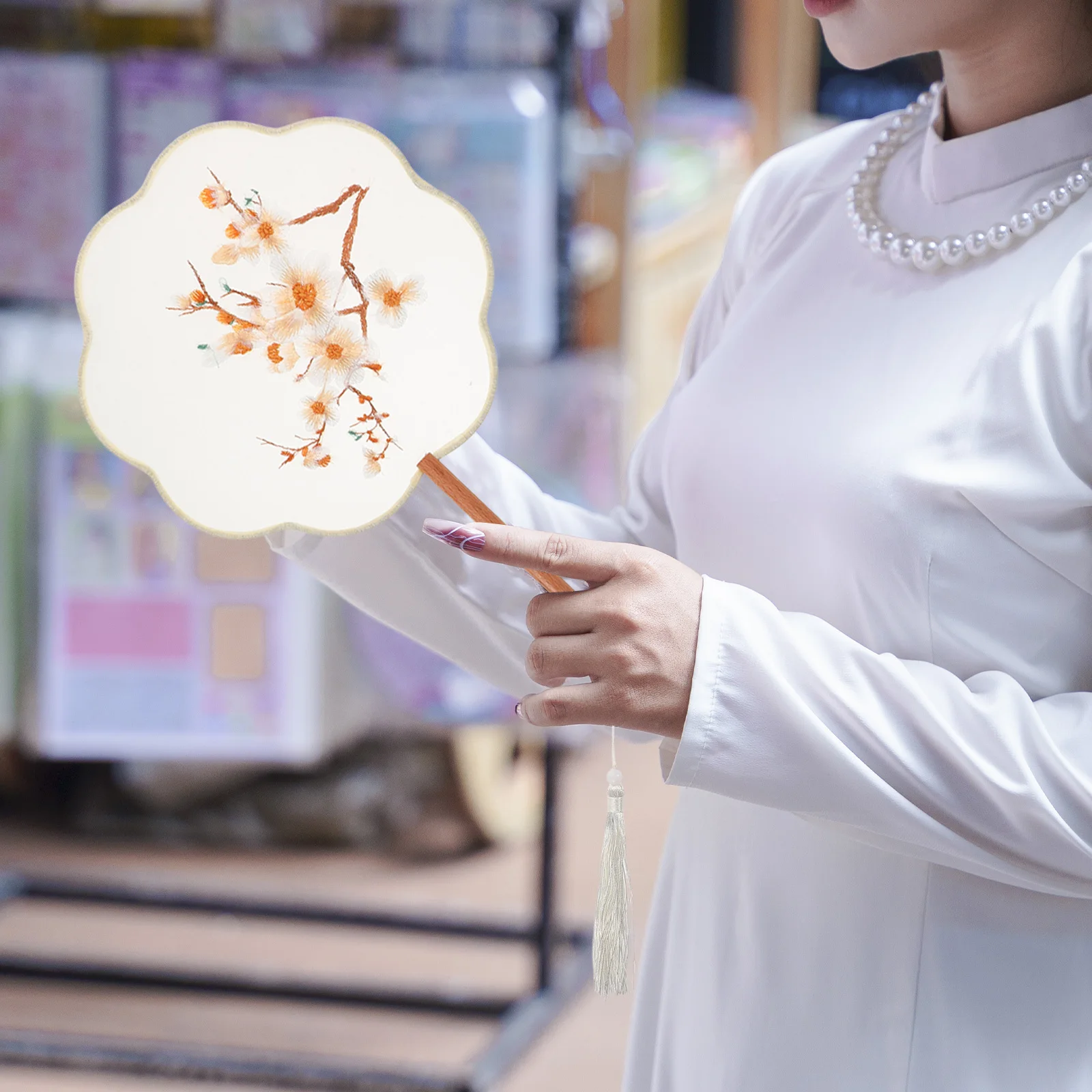 Embroidery Round Fan Ancient Style Chinese Dance Hand Fans Silk Dedicated Cloth Handicraft Prop Child
Embroidery Round Fan Ancient Style Chinese Dance Hand Fans Silk Dedicated Cloth Handicraft Prop Child