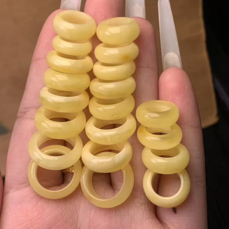 Natural Beeswax Russian Material Running Ring Chicken Fat Yellow Wax Rich Accessories
Natural Beeswax Russian Material Running Ring Chicken Fat Yellow Wax Rich Accessories