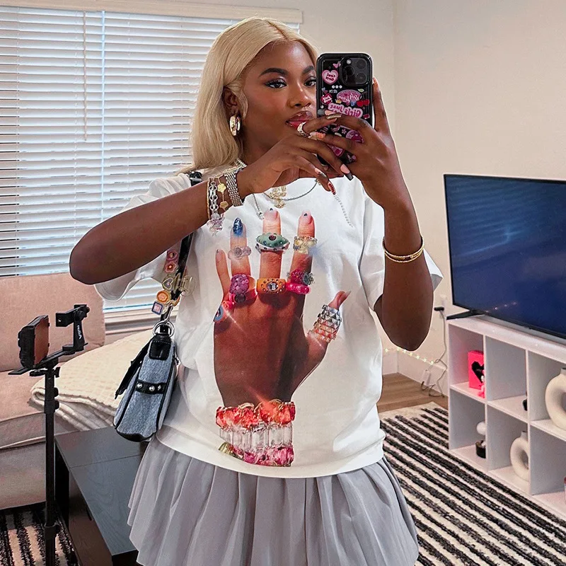 Fashion Hands Print T-Shirt Women Y2K 2024 Summer Fashion Trend Loose Short Sleeve O-Neck Tees Tops Simple Versatile Streetwear
Fashion Hands Print T-Shirt Women Y2K 2024 Summer Fashion Trend Loose Short Sleeve O-Neck Tees Tops Simple Versatile Streetwear