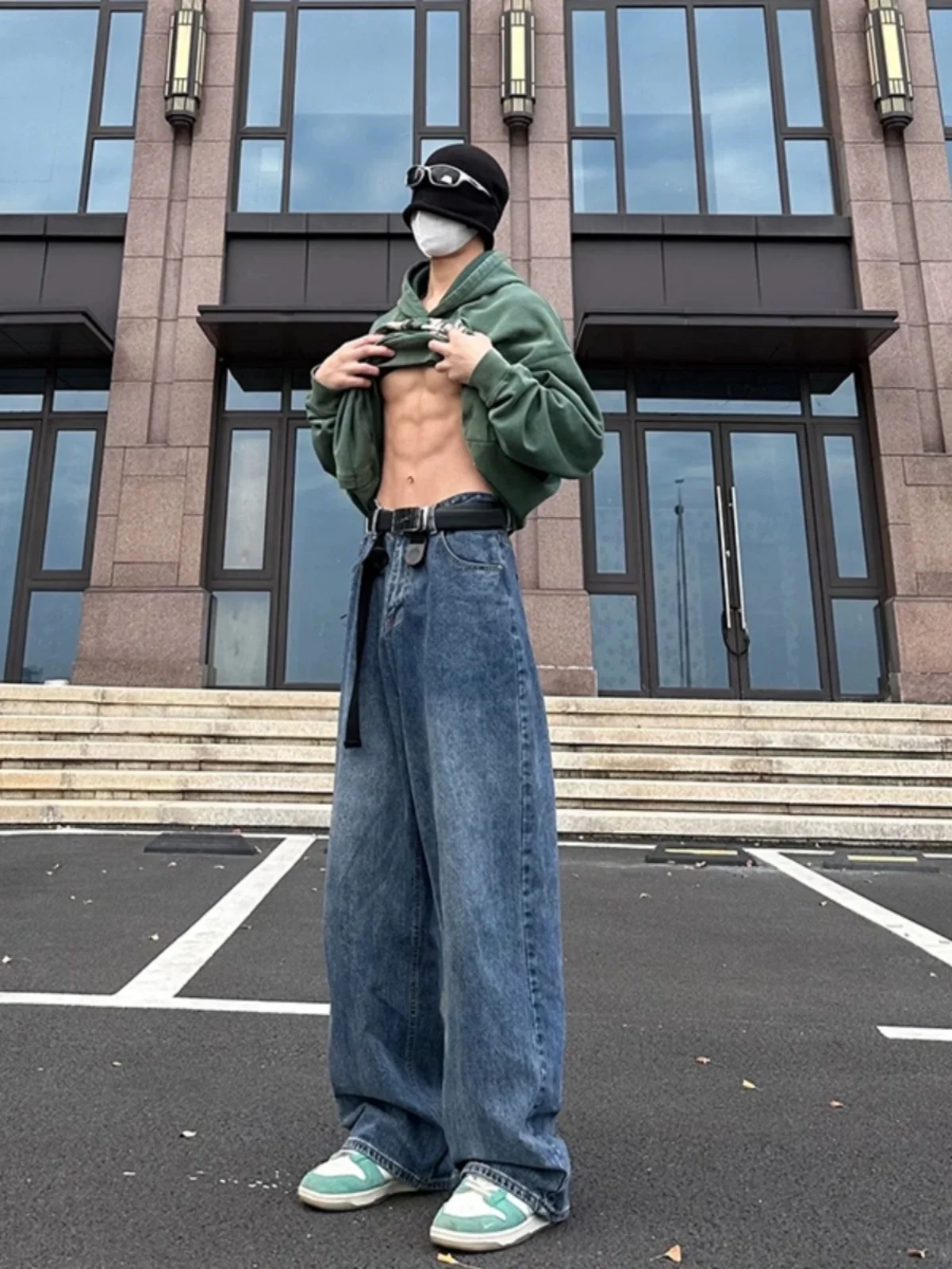 Мужские джинсы в стиле ретро, американского дизайна, темно-синие, прямые, свободного кроя, износостойкие, летние, из смесового хлопка и полиэстера
Мужские джинсы в стиле ретро, американского дизайна, темно-синие, прямые, свободного кроя, износостойкие, летние, из смесового хлопка и полиэстера