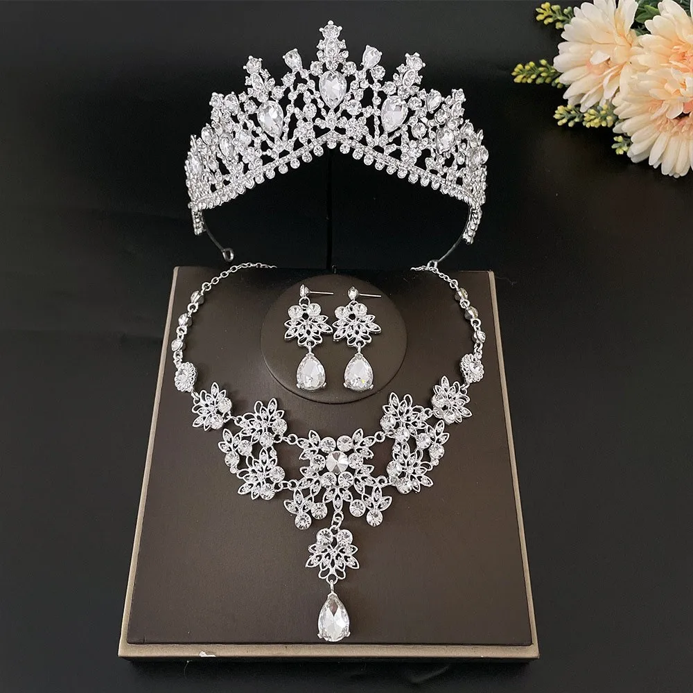 European and American jewelry set, exaggerated and grand, bridal crown necklace set, cross-border supply, women's luxury crystal
European and American jewelry set, exaggerated and grand, bridal crown necklace set, cross-border supply, women's luxury crystal