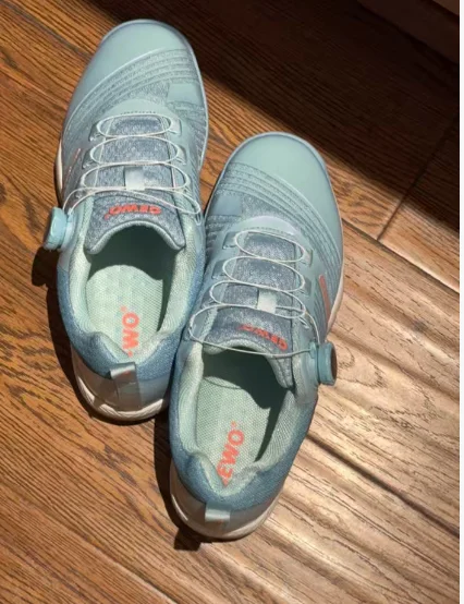 Professional table tennis shoes Men's tennis shoes Women's lightweight badminton shoes
Professional table tennis shoes Men's tennis shoes Women's lightweight badminton shoes