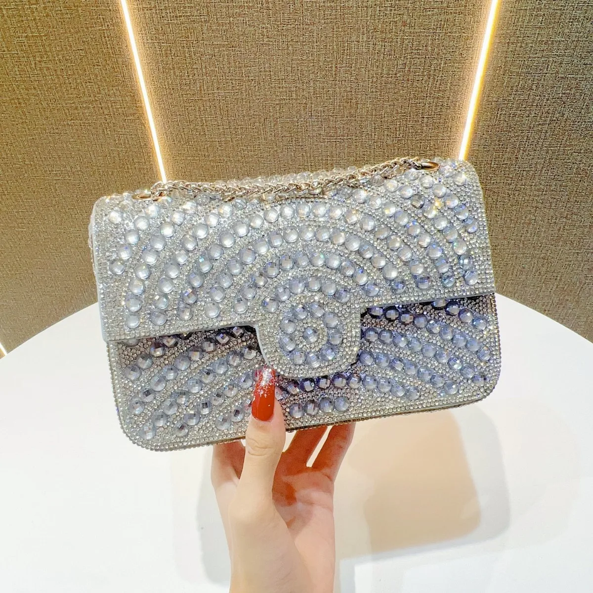 Women’s High-End Fashion Full Drill Shiny Shoulder Bag, Elegant Messenger Clutch for Dinner,Party, Fiesta,Silver Evening Handbag
Women’s High-End Fashion Full Drill Shiny Shoulder Bag, Elegant Messenger Clutch for Dinner,Party, Fiesta,Silver Evening Handbag