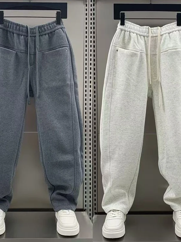 Модные прямые однотонные повседневные брюки для мужчин, простые спортивные штаны в американском стиле, осень-зима, Новое поступление, молодежная мода
Модные прямые однотонные повседневные брюки для мужчин, простые спортивные штаны в американском стиле, осень-зима, Новое поступление, молодежная мода