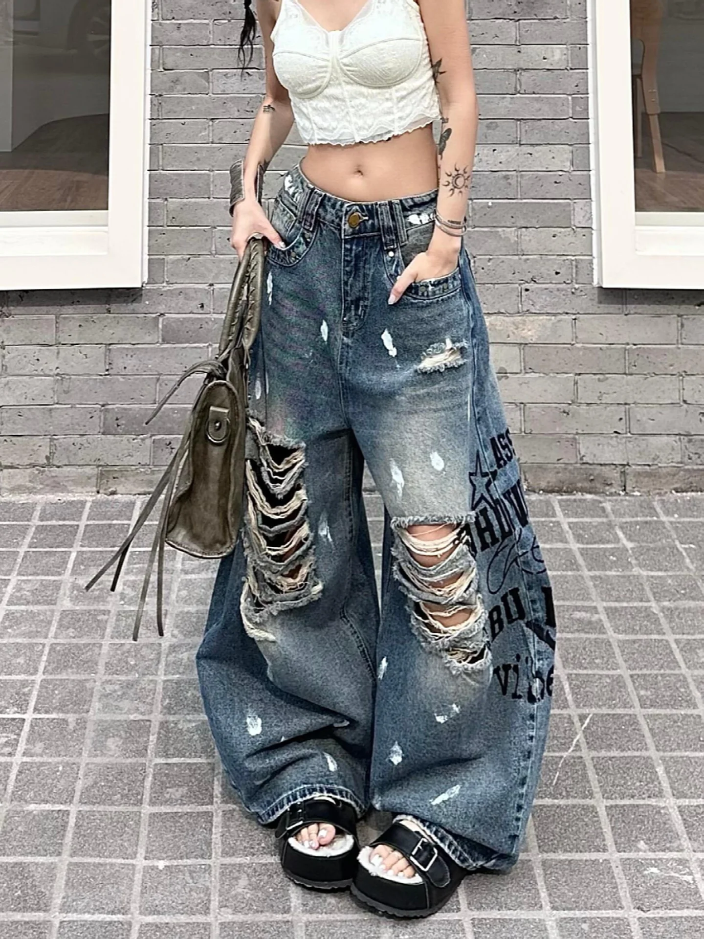 Large Size American Retro Washed Splashed Ink Hole Denim Jeans Women's Street Style Hot Girl Personality Letter Print Loose L...
Large Size American Retro Washed Splashed Ink Hole Denim Jeans Women's Street Style Hot Girl Personality Letter Print Loose L...