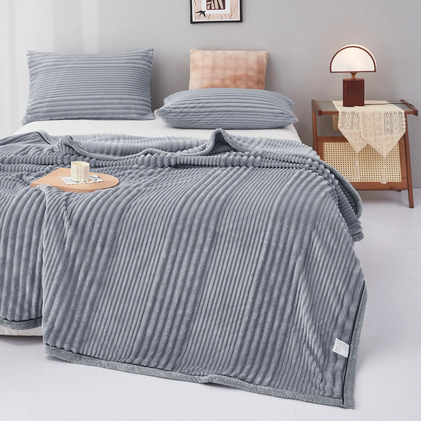 Ribbed Throw Blanket Lightweight Bed Blanket Velvet Super Soft Premium Flannel Fleece Blanket All Season Use 
Ribbed Throw Blanket Lightweight Bed Blanket Velvet Super Soft Premium Flannel Fleece Blanket All Season Use