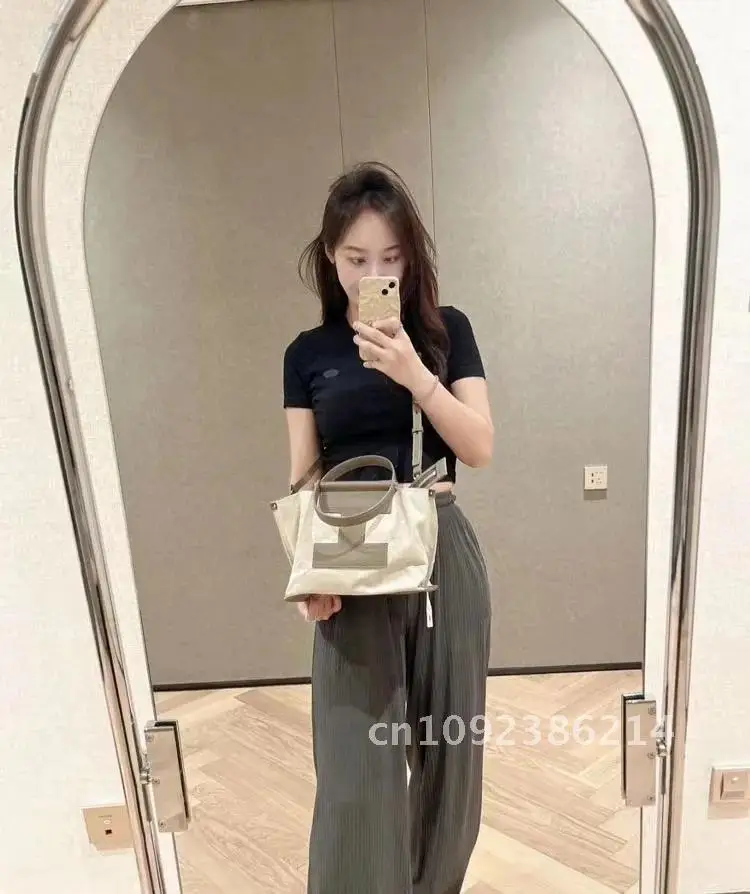 New Luxury Shopping Y2k Niche Canvas Designer Messenger Big Tote Body Japanese Capacity Large Shoulder Women Bag Handbags
New Luxury Shopping Y2k Niche Canvas Designer Messenger Big Tote Body Japanese Capacity Large Shoulder Women Bag Handbags