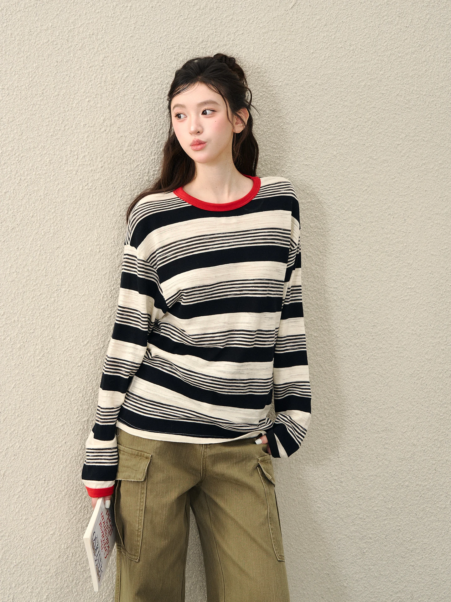 Женская повседневная полосатая футболка OIOI E с длинным рукавом и круглым вырезом, в стиле колор-блок, для ранней осени, модный приталенный крой
Женская повседневная полосатая футболка OIOI E с длинным рукавом и круглым вырезом, в стиле колор-блок, для ранней осени, модный приталенный крой