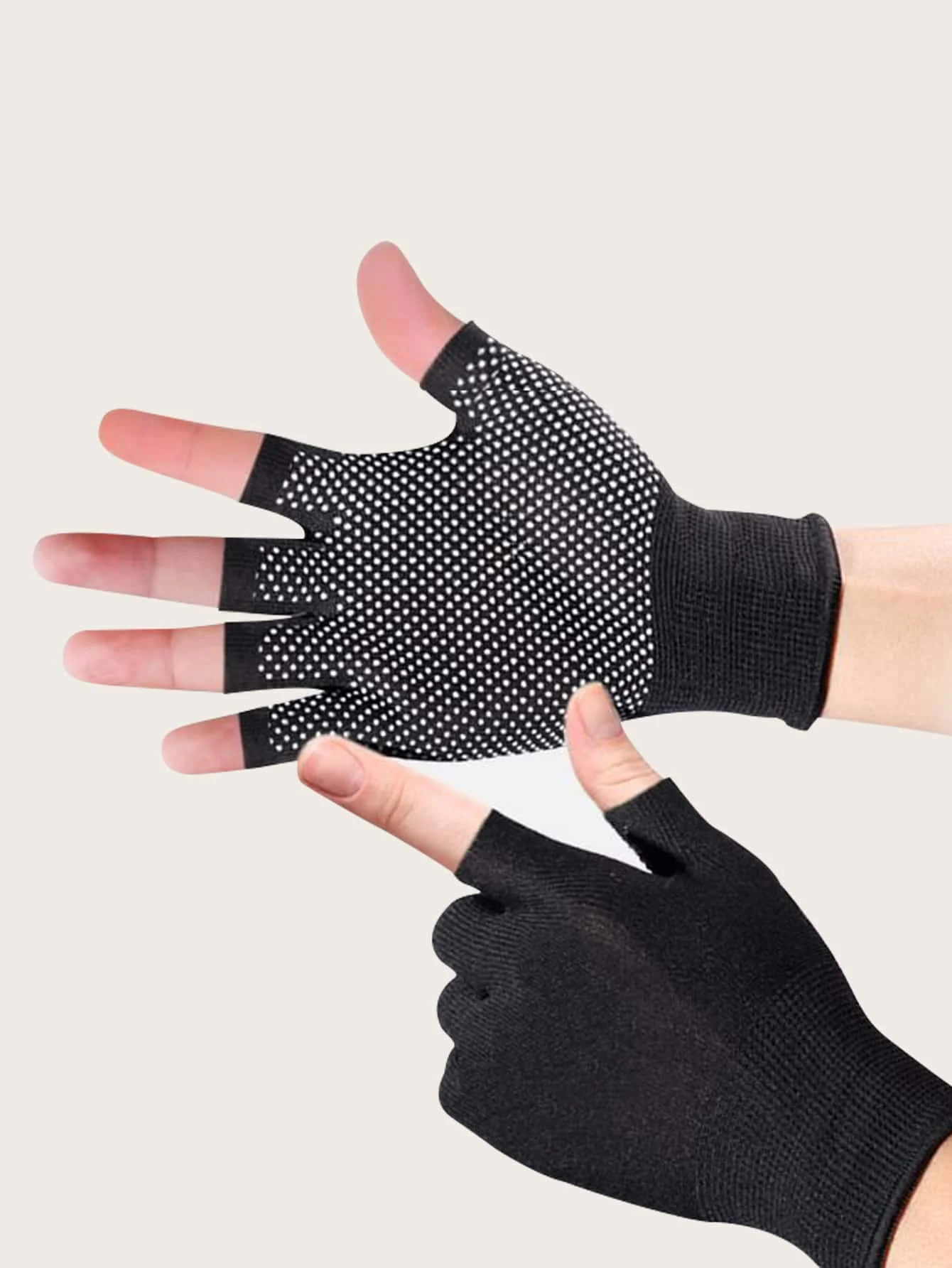 1pair Sports Half-Finger Gloves,Suitable For Cycling,Riding Motorcycle And Skiing,Black Gloves
1pair Sports Half-Finger Gloves,Suitable For Cycling,Riding Motorcycle And Skiing,Black Gloves