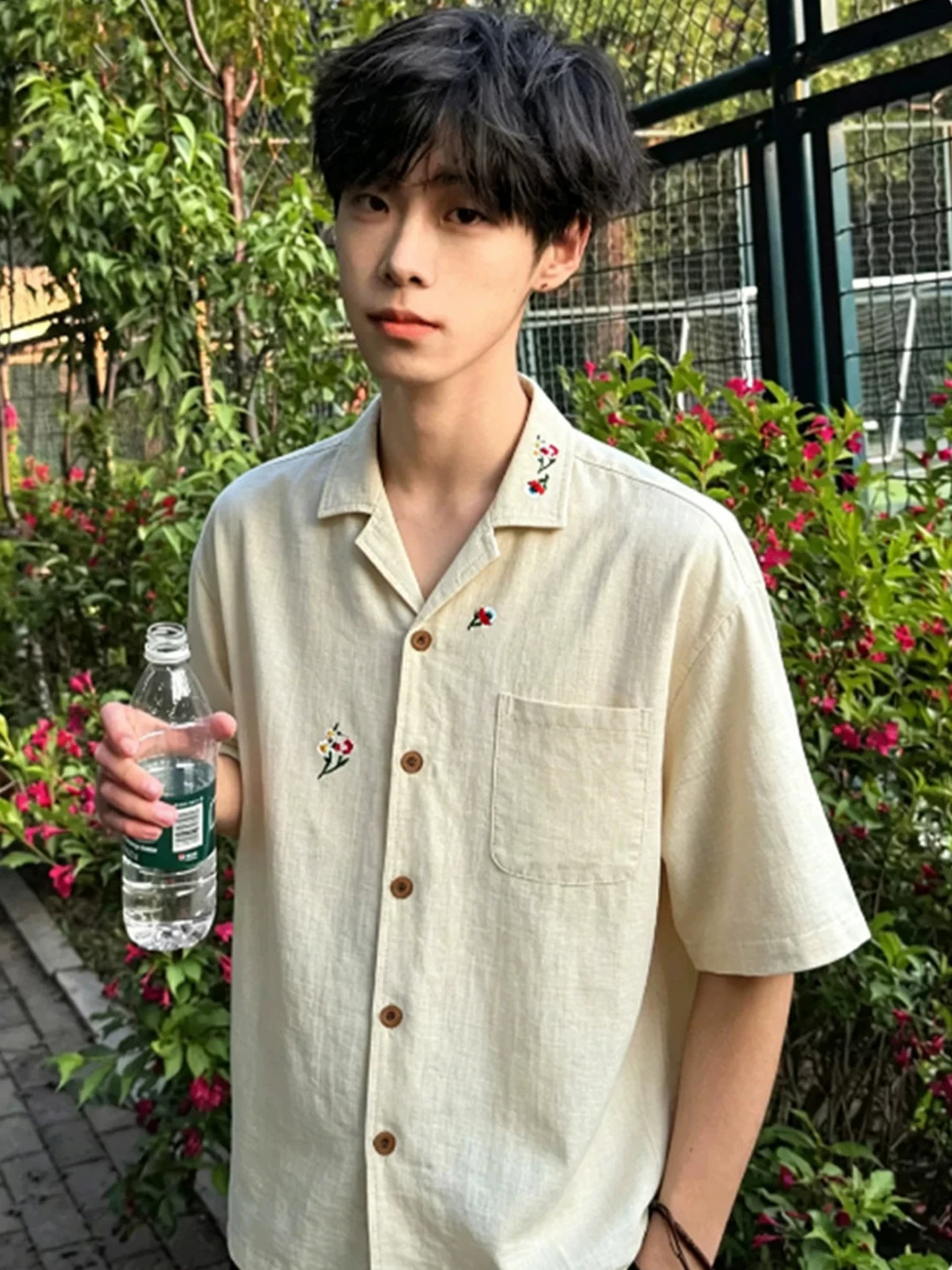 New Chinese Style Embroidered Cuban Collar Ice Silk Short Sleeve Men's Shirt Summer Casual Fashion Linen like Shirt
New Chinese Style Embroidered Cuban Collar Ice Silk Short Sleeve Men's Shirt Summer Casual Fashion Linen like Shirt