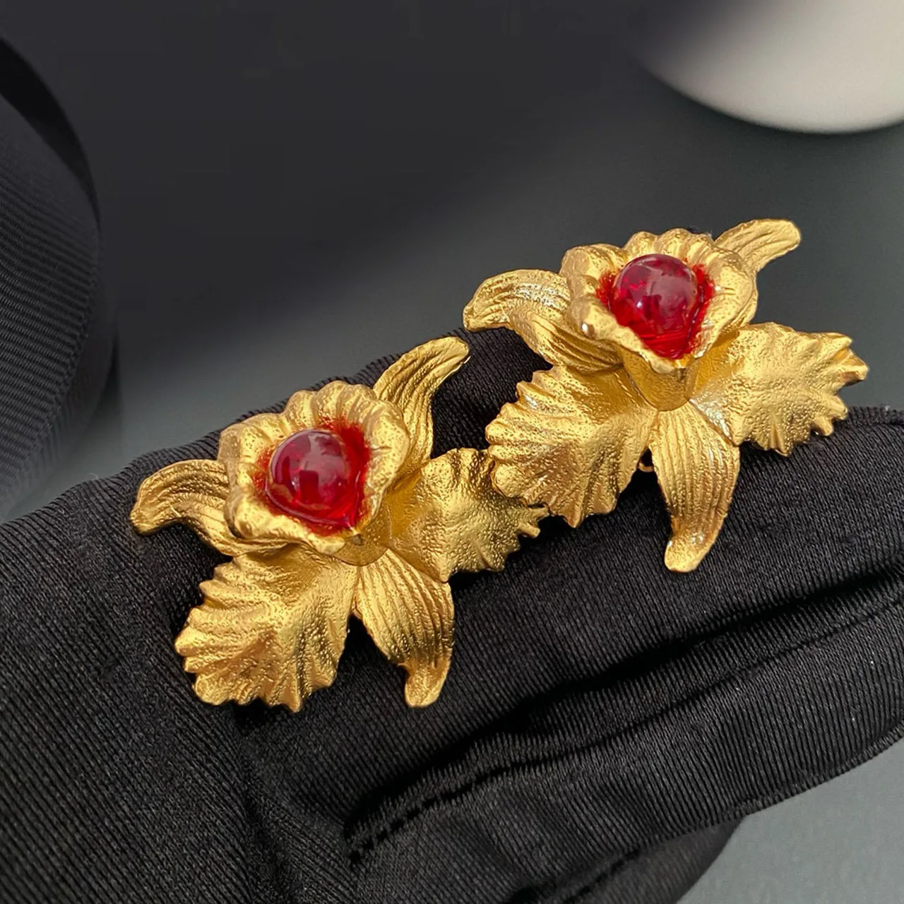 New Jewelry & Accessories Retro Style Red Semi Gemstone Iris Flower Shaped Ear Clip Earrings For Women's Parties & Gifts
New Jewelry & Accessories Retro Style Red Semi Gemstone Iris Flower Shaped Ear Clip Earrings For Women's Parties & Gifts