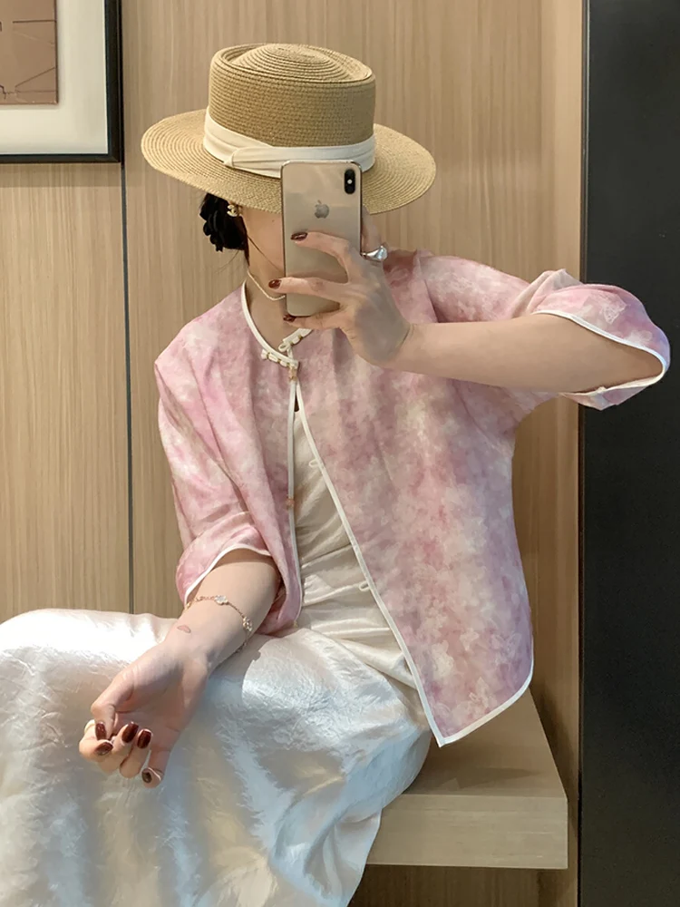 New Chinese Sle Thin Silk round Ne irt Women's Design Slimming Embroidery Summer Outerwear Anti-Uv Faionable Buttoned...
New Chinese Sle Thin Silk round Ne irt Women's Design Slimming Embroidery Summer Outerwear Anti-Uv Faionable Buttoned...