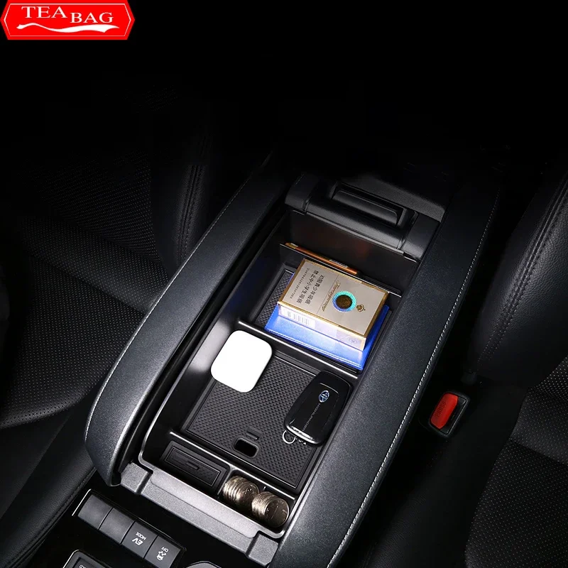 Для Toyota Highlander XU70 Refit 2020 2021 2022, органайзер для центральной консоли автомобиля, внутренний подлокотник, ящик для хранения, аксессуары
Для Toyota Highlander XU70 Refit 2020 2021 2022, органайзер для центральной консоли автомобиля, внутренний подлокотник, ящик для хранения, аксессуары