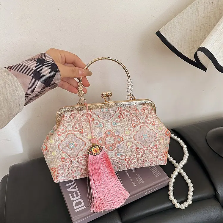New Chinese Embroidery Horizontal Mobile Phone Bag Long Multi-purpose National Style Messenger Chain Retro Gold Bag Accessories
New Chinese Embroidery Horizontal Mobile Phone Bag Long Multi-purpose National Style Messenger Chain Retro Gold Bag Accessories