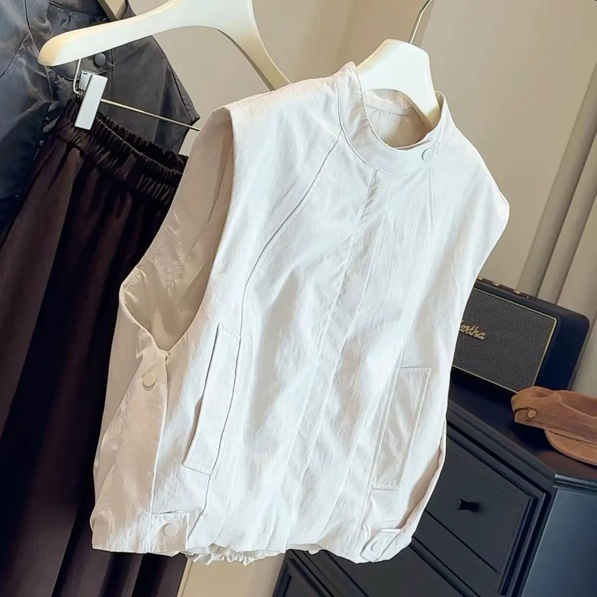 New Vest Coat Woman Spring Summer 2026 Korean Loose Tooling Sleeveless Jacket Casual Temperament Waistcoat Outwear Female Tops
New Vest Coat Woman Spring Summer 2026 Korean Loose Tooling Sleeveless Jacket Casual Temperament Waistcoat Outwear Female Tops