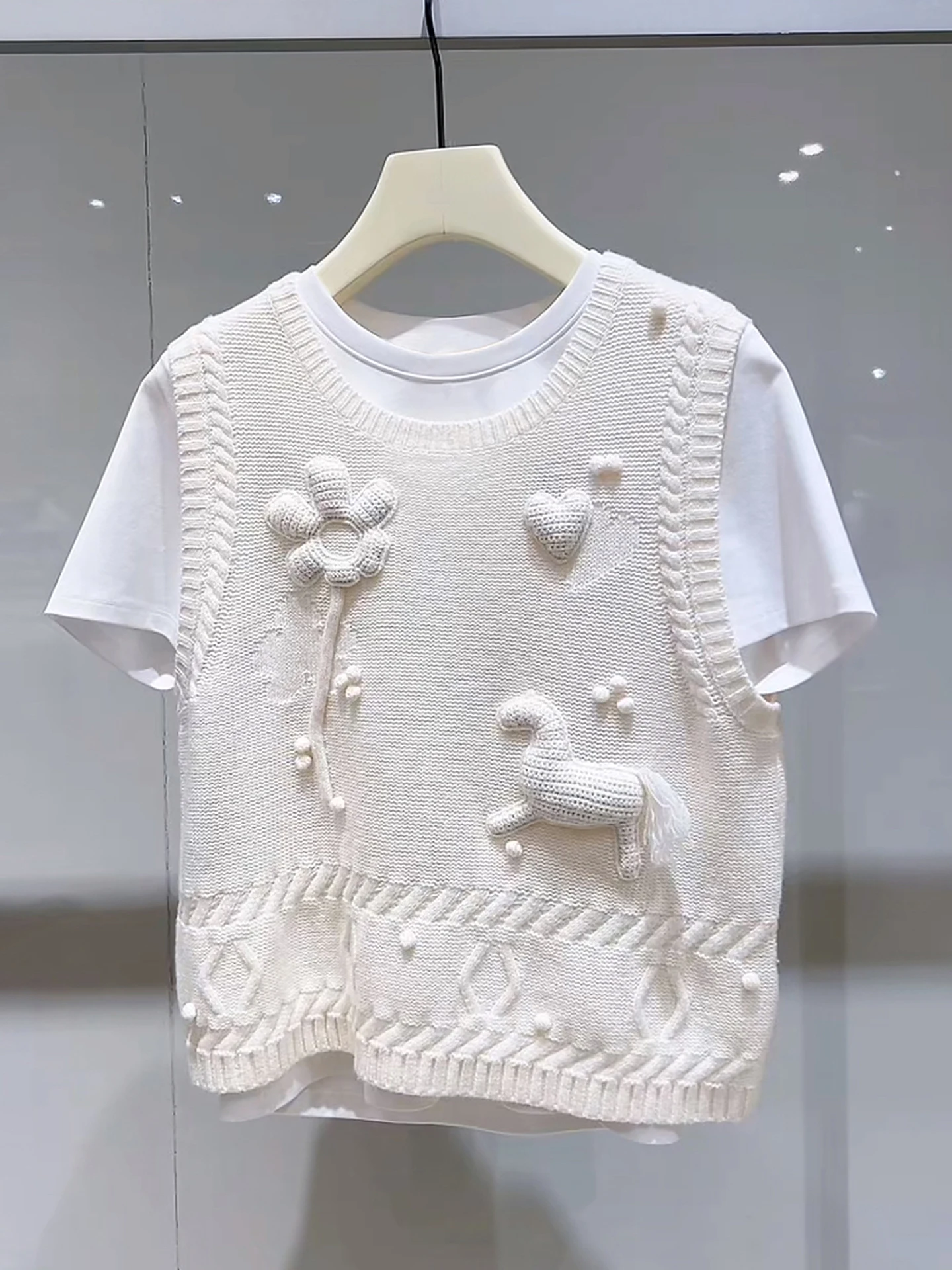 Handmade Hooked Flower Knitted Vest Top Women's Faion Spring Summer High End South Oil round Ne ort H-ape Outerwear
Handmade Hooked Flower Knitted Vest Top Women's Faion Spring Summer High End South Oil round Ne ort H-ape Outerwear