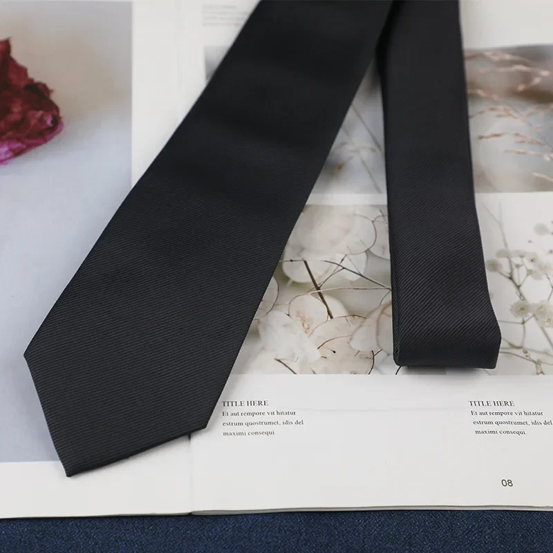 Spot monochrome twill tie polyester business suit men's tie 7cm black threaded tie
Spot monochrome twill tie polyester business suit men's tie 7cm black threaded tie