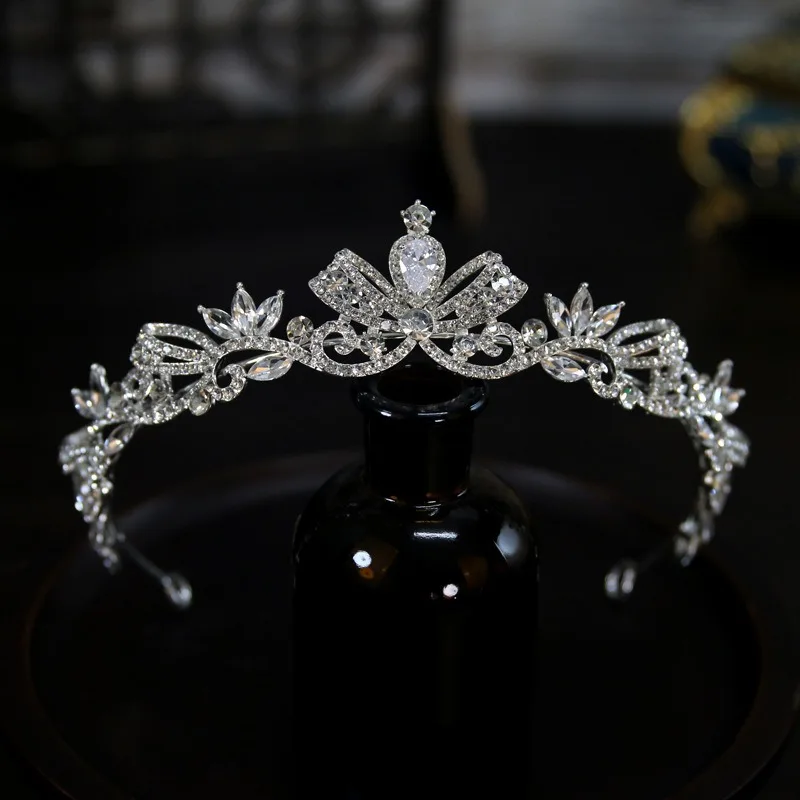 Bridal Hair Jewelry Women Girl Headband Headpiece Hairband For Brides Bridesmaids Crystal Zircon Crown Tiara Wedding Accessories
Bridal Hair Jewelry Women Girl Headband Headpiece Hairband For Brides Bridesmaids Crystal Zircon Crown Tiara Wedding Accessories