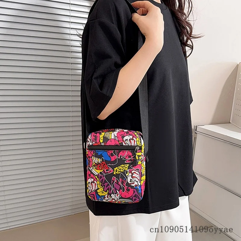Mobile Phone Crossbody Bag 2026 New Casual Canvas Diagonal Women's Shoulder Bags New Floral Cloth Bags Leisure Bags Coin Purse
Mobile Phone Crossbody Bag 2026 New Casual Canvas Diagonal Women's Shoulder Bags New Floral Cloth Bags Leisure Bags Coin Purse