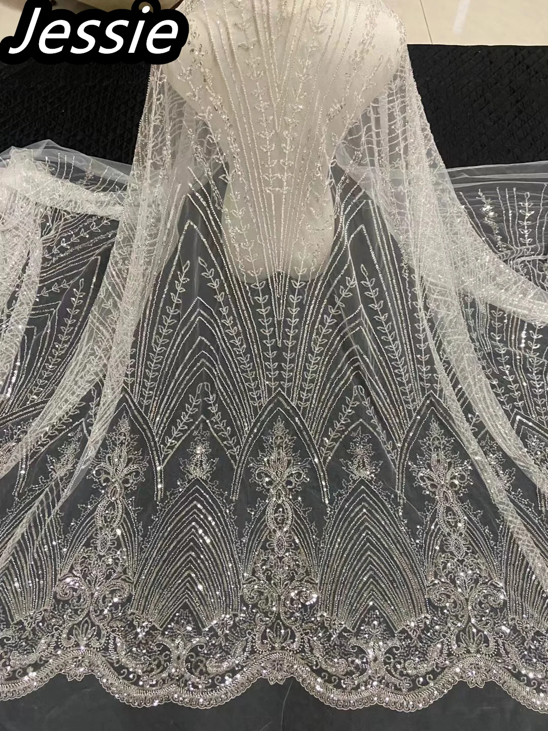 2023 Europe's Latest French Luxury Hand-nailed Beaded Sequin Mesh Embroidery Lace Gauze Evening Dress Fabric
2023 Europe's Latest French Luxury Hand-nailed Beaded Sequin Mesh Embroidery Lace Gauze Evening Dress Fabric