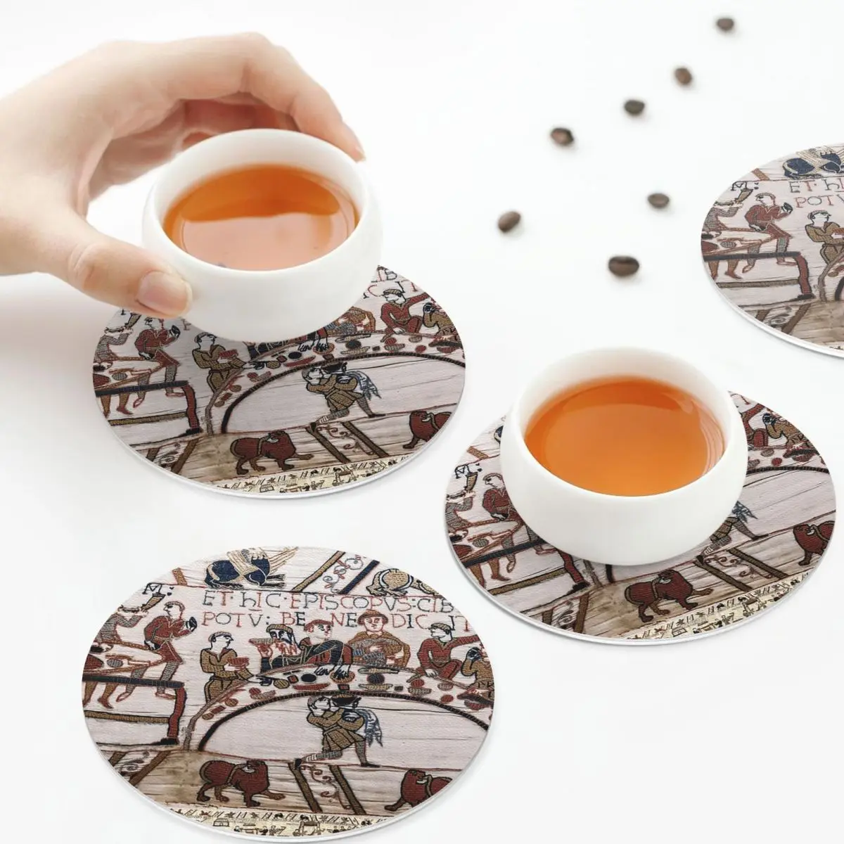 THE BAYEUX TAPESTRY Bishop Odo Blesses Подставки Кожаные салфетки Изоляционные кофейные коврики для дома Кухня Обеденные подушечки Набор из 4 шт.
THE BAYEUX TAPESTRY Bishop Odo Blesses Подставки Кожаные салфетки Изоляционные кофейные коврики для дома Кухня Обеденные подушечки Набор из 4 шт.