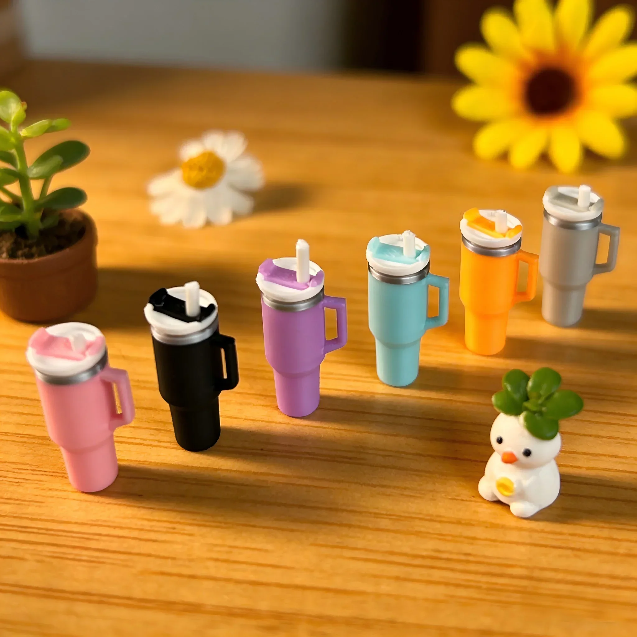Miniature Water Cup for Dollhouse Openable Lid Realistic Doll Pretend Play Cup Scene Shooting Prop Random Color Gift
Miniature Water Cup for Dollhouse Openable Lid Realistic Doll Pretend Play Cup Scene Shooting Prop Random Color Gift