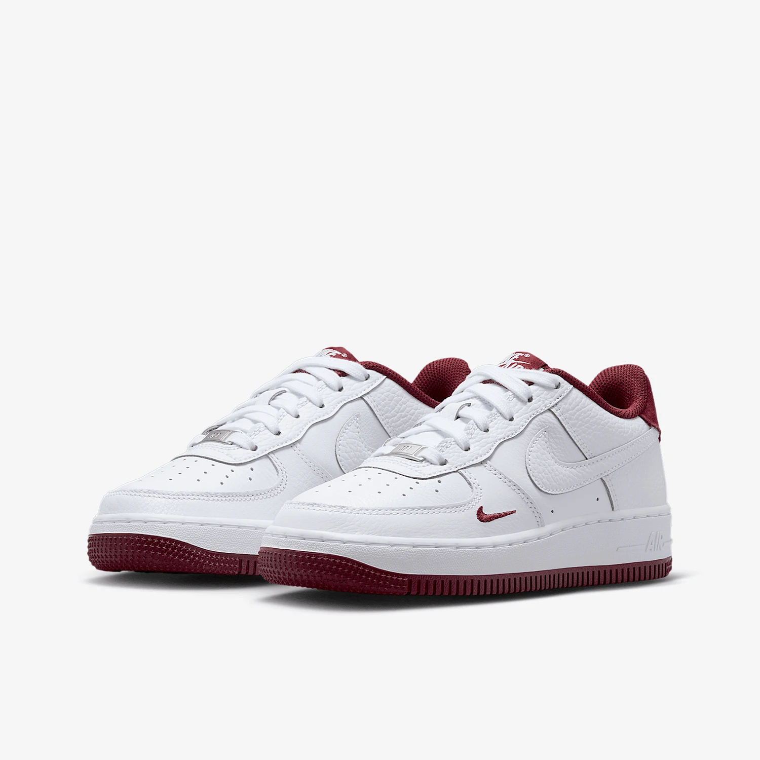 Официальная аутентичная детская спортивная обувь Nike Air Force 1 LV8 Air Force No 1 HF0952-100
Официальная аутентичная детская спортивная обувь Nike Air Force 1 LV8 Air Force No 1 HF0952-100