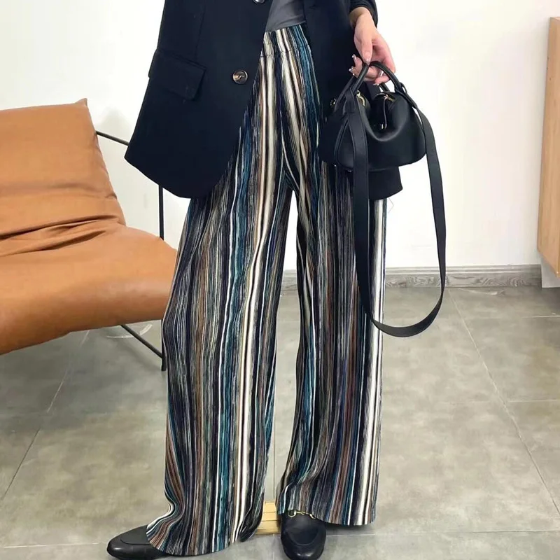 Miyake Pleated 26 New Summer Fashion Commuter Bohemian Striped Printed Ice Silk Pleated Casual Wide-leg Pants
Miyake Pleated 26 New Summer Fashion Commuter Bohemian Striped Printed Ice Silk Pleated Casual Wide-leg Pants