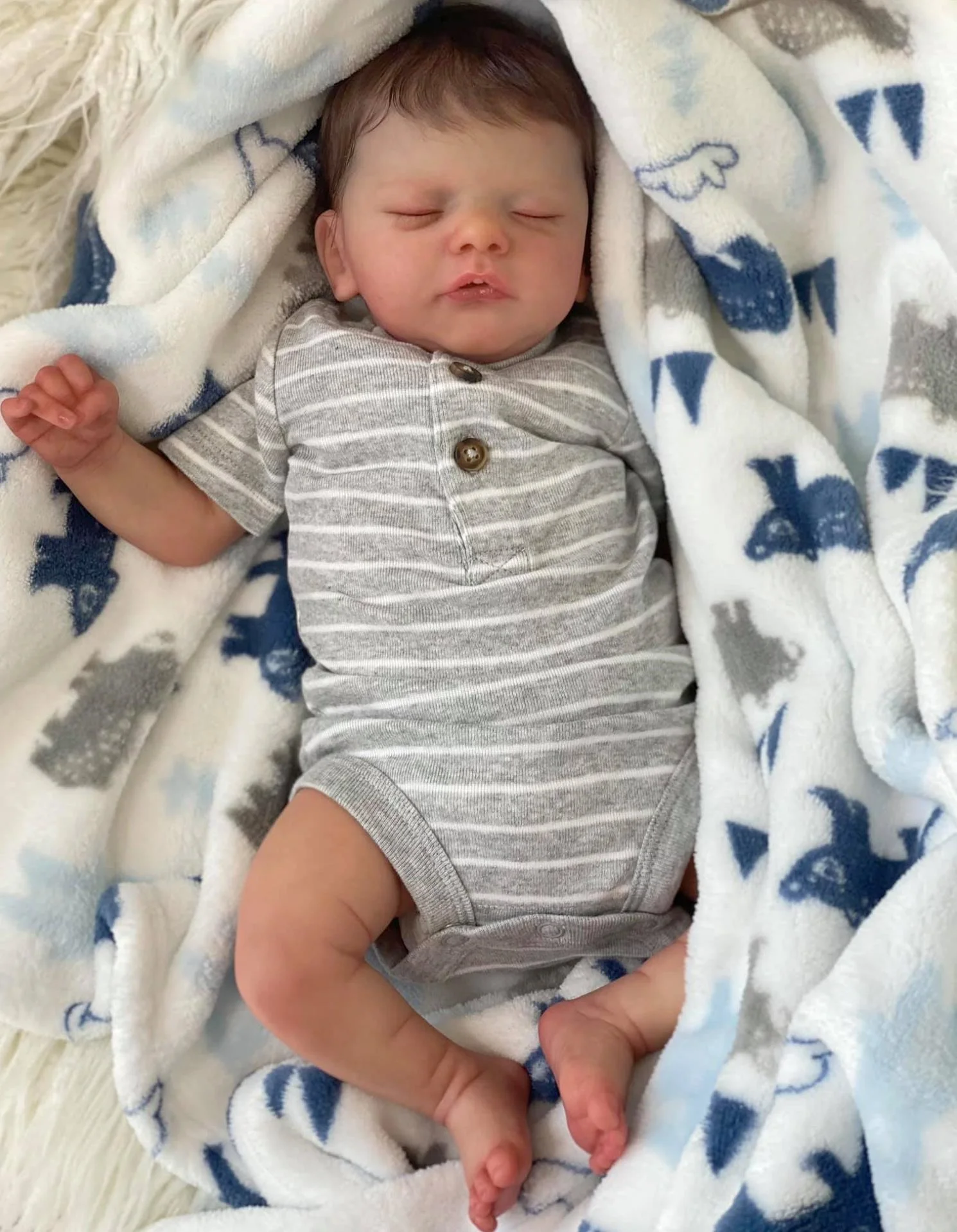 45cm Asleep Vinyl Limbs Cloth Body Reborn Baby Doll with 3D Skin with Visible Veins Toy For Girl Gift Like Real Gift
45cm Asleep Vinyl Limbs Cloth Body Reborn Baby Doll with 3D Skin with Visible Veins Toy For Girl Gift Like Real Gift