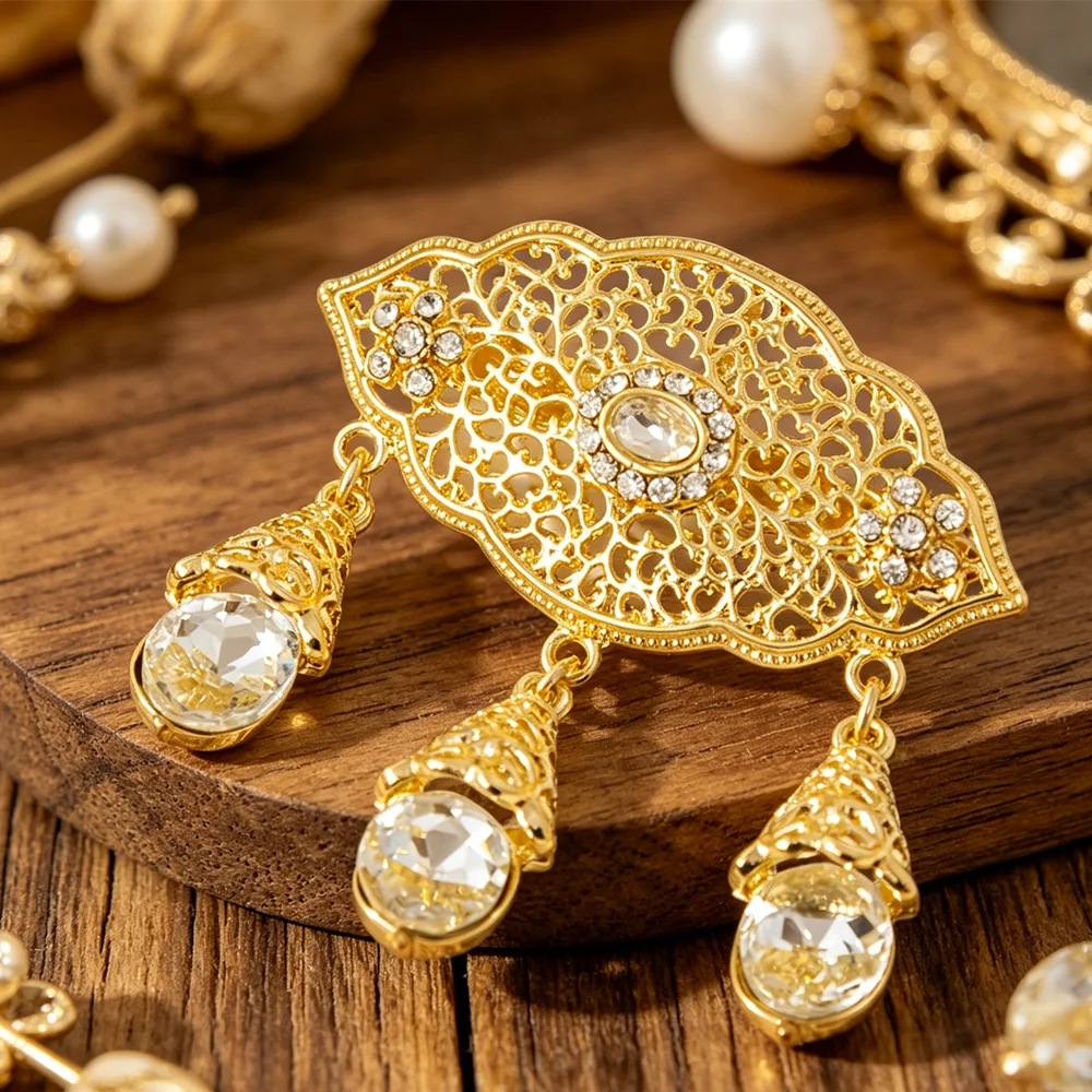 Moroccan Style Rhinestone Brooch Golden Plate Metal Fashion Jewelry Gifts For Brides Wedding Parties
Moroccan Style Rhinestone Brooch Golden Plate Metal Fashion Jewelry Gifts For Brides Wedding Parties