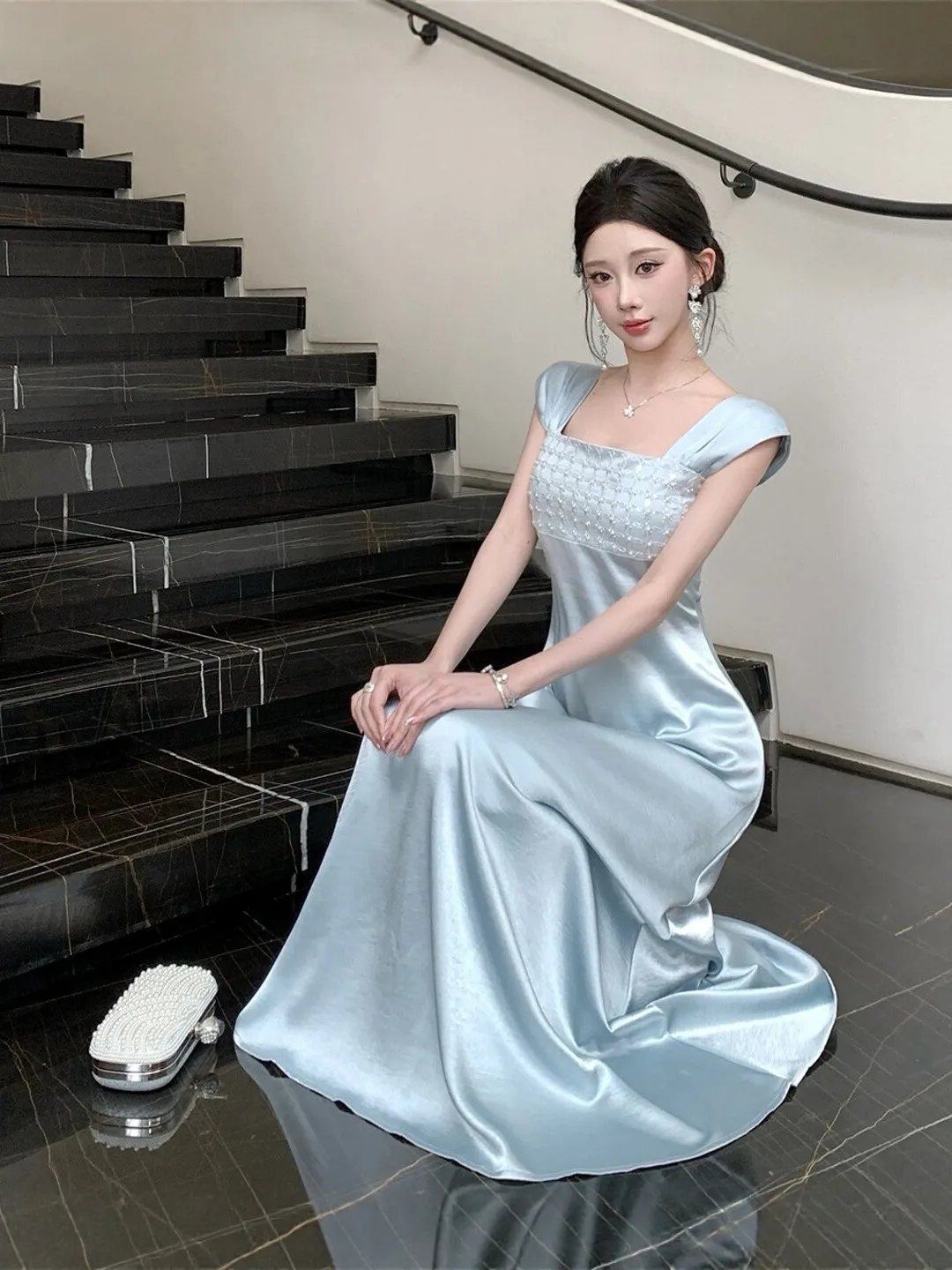 Elegant Acetate Satin Strap Dress Ladylike Style Summer Fashionable Dress Gentle Style Beaded Pure Color Natural Waist Slim Fit
Elegant Acetate Satin Strap Dress Ladylike Style Summer Fashionable Dress Gentle Style Beaded Pure Color Natural Waist Slim Fit